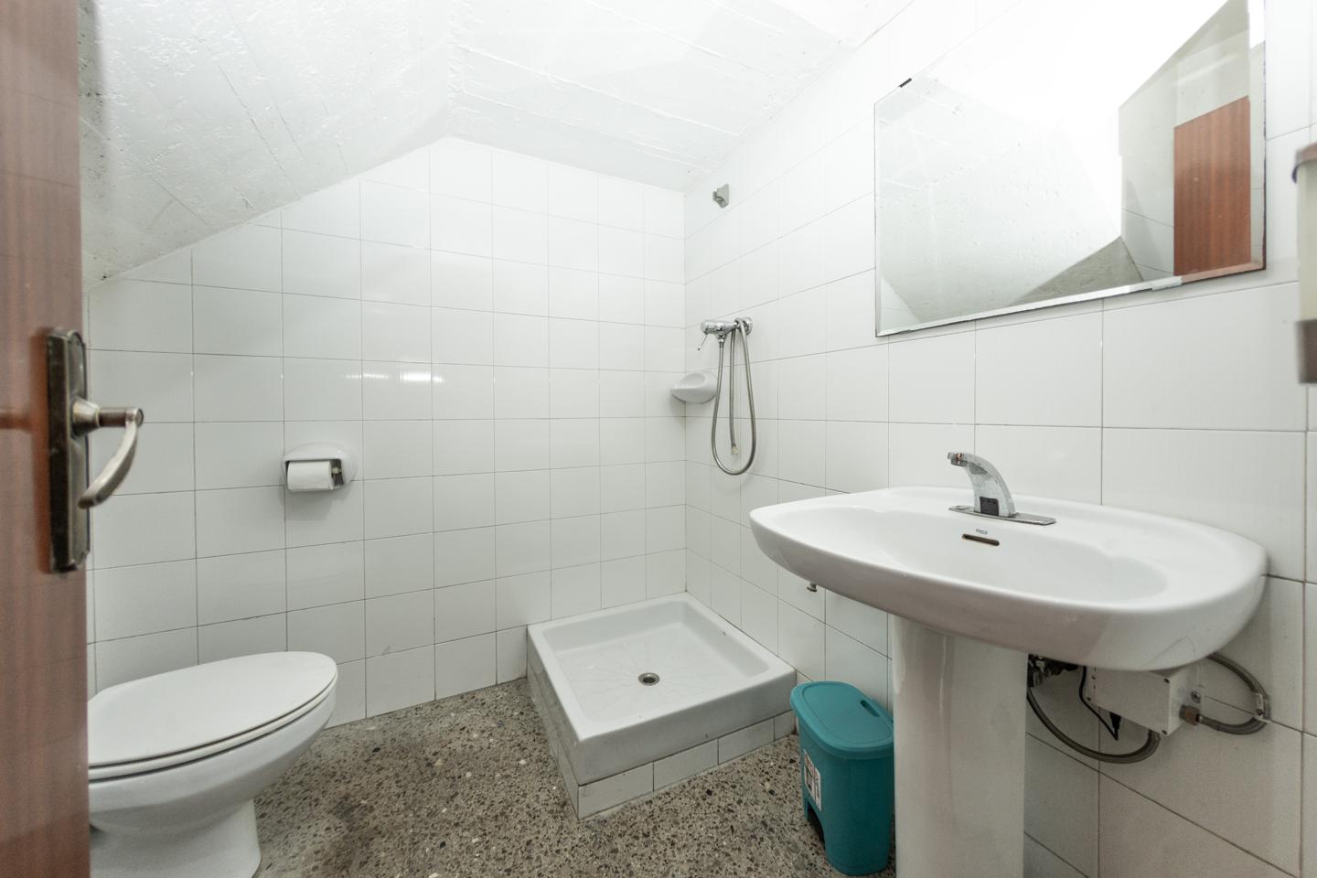 locales-comerciales en badalona · carrer-de-castillejos-08915 185000€