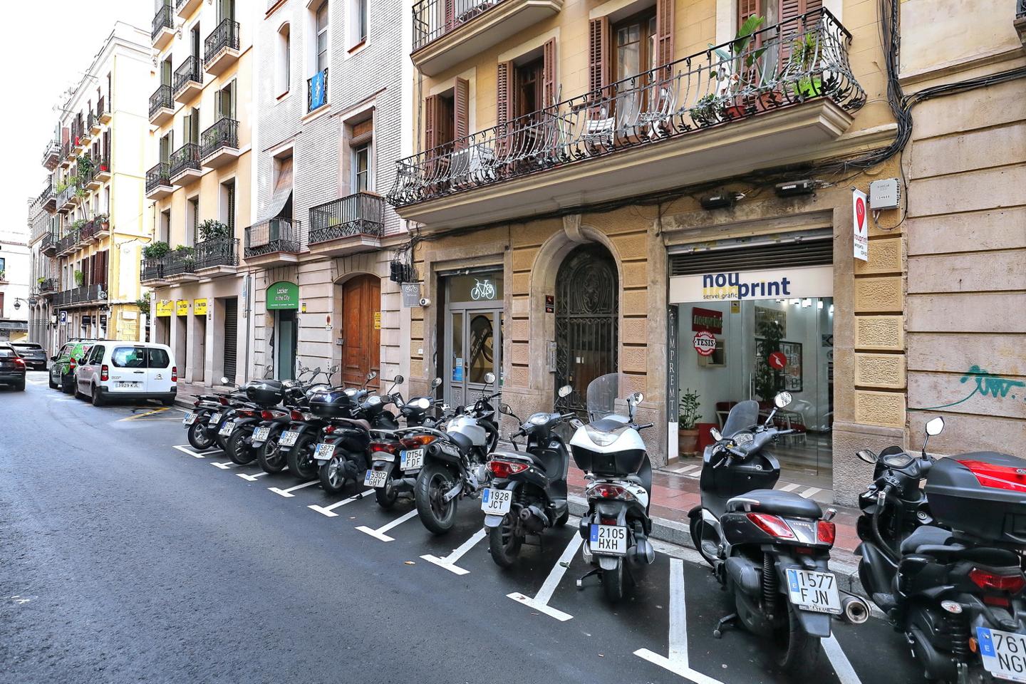 locales-comerciales en barcelona · carrer-de-bonavista-08012 419000€