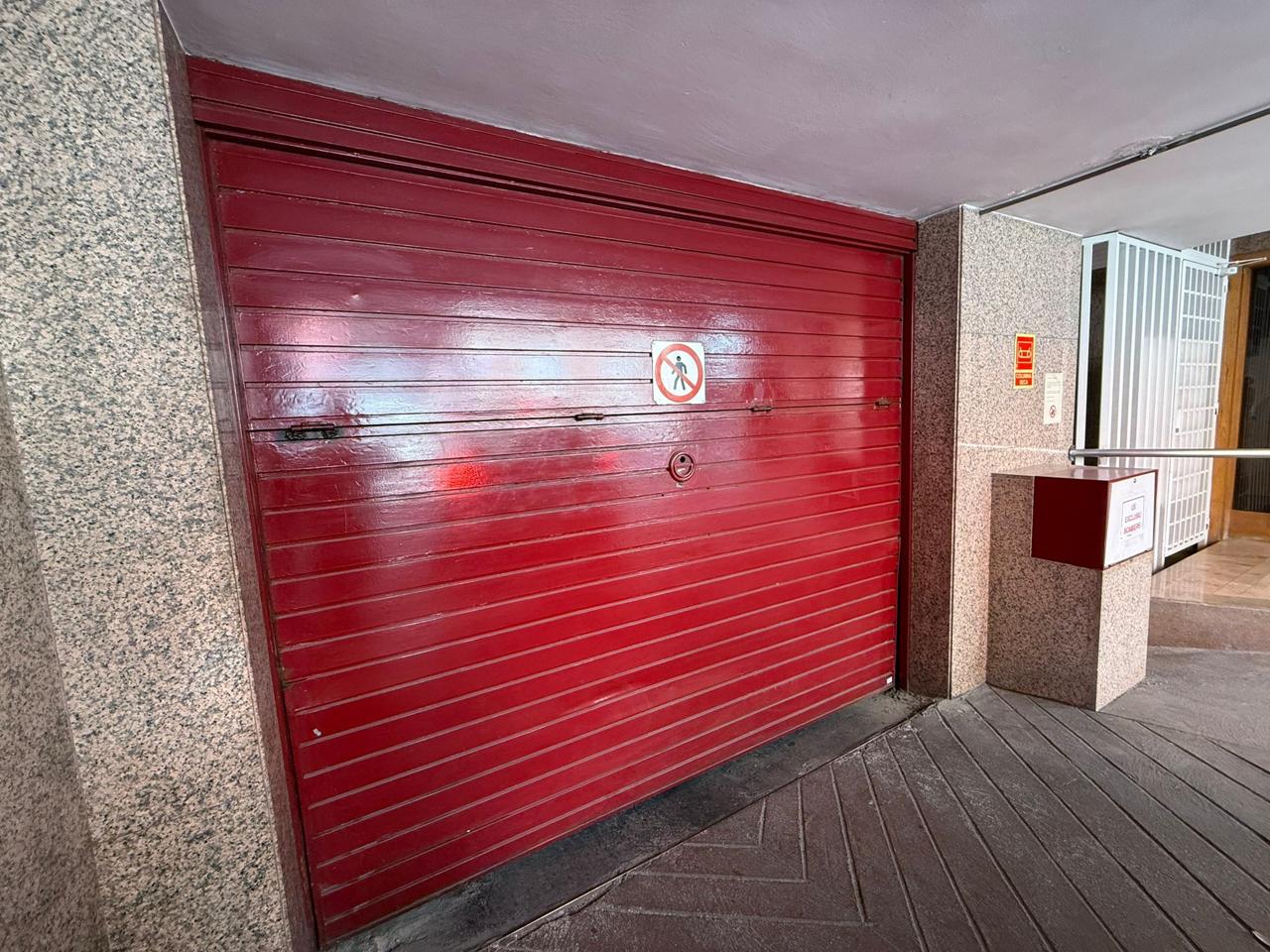 parking en barcelona · carrer-de-sant-lluis-08024 20000€