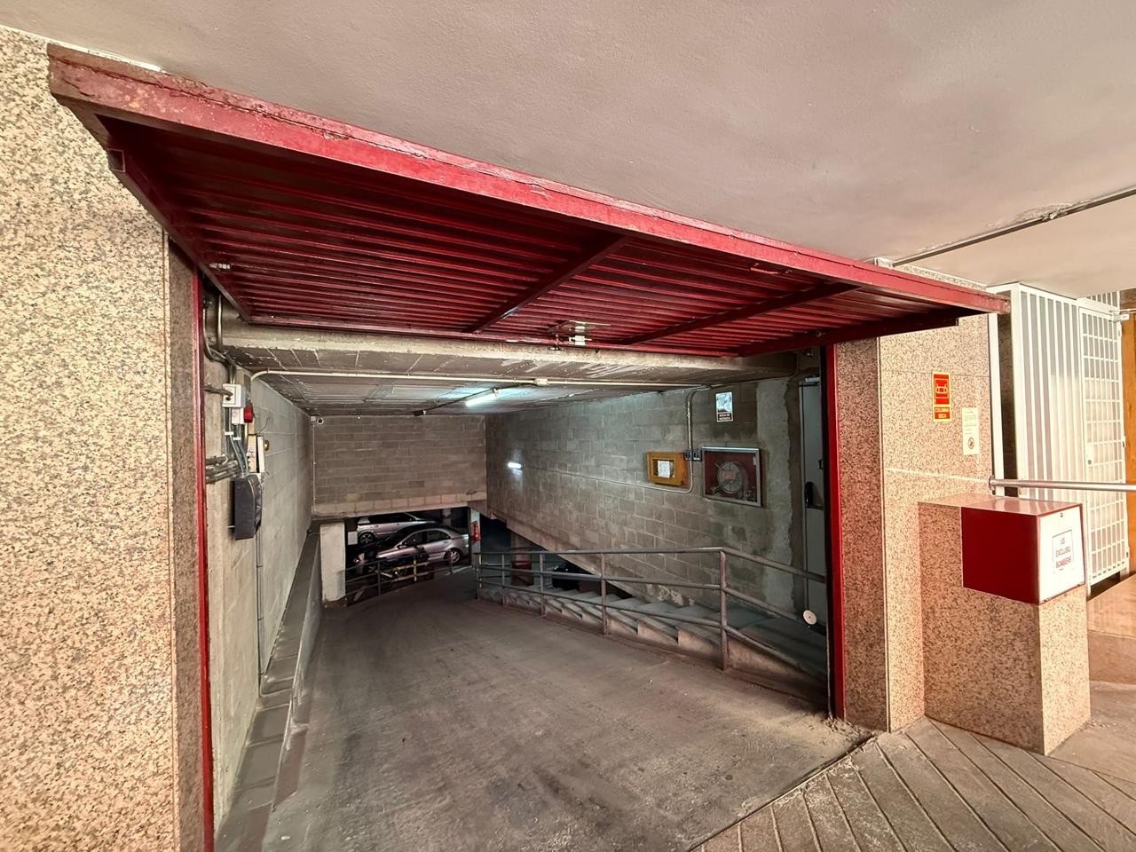 parking en barcelona · carrer-de-sant-lluis-08024 20000€