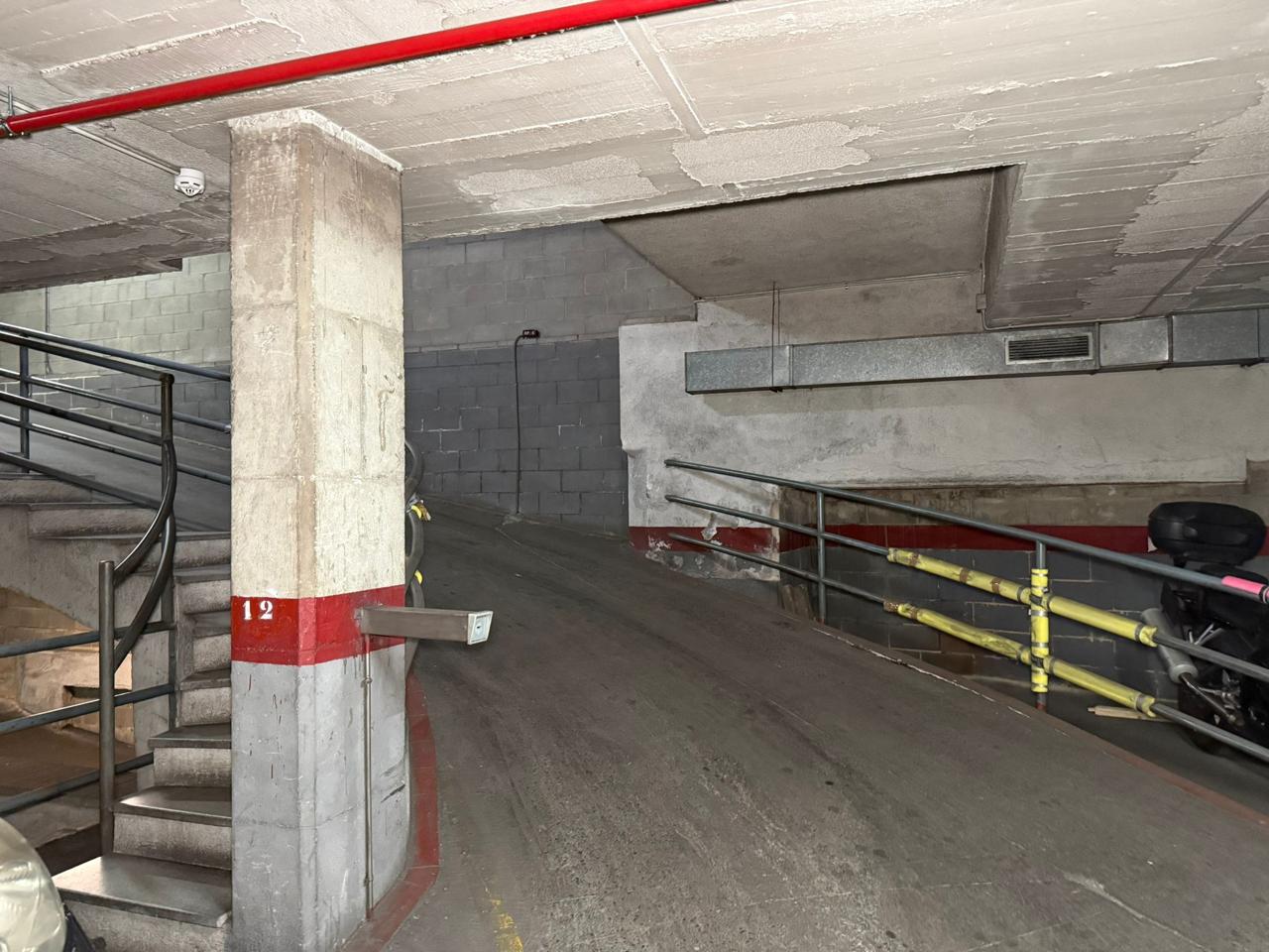 parking en barcelona · carrer-de-sant-lluis-08024 20000€