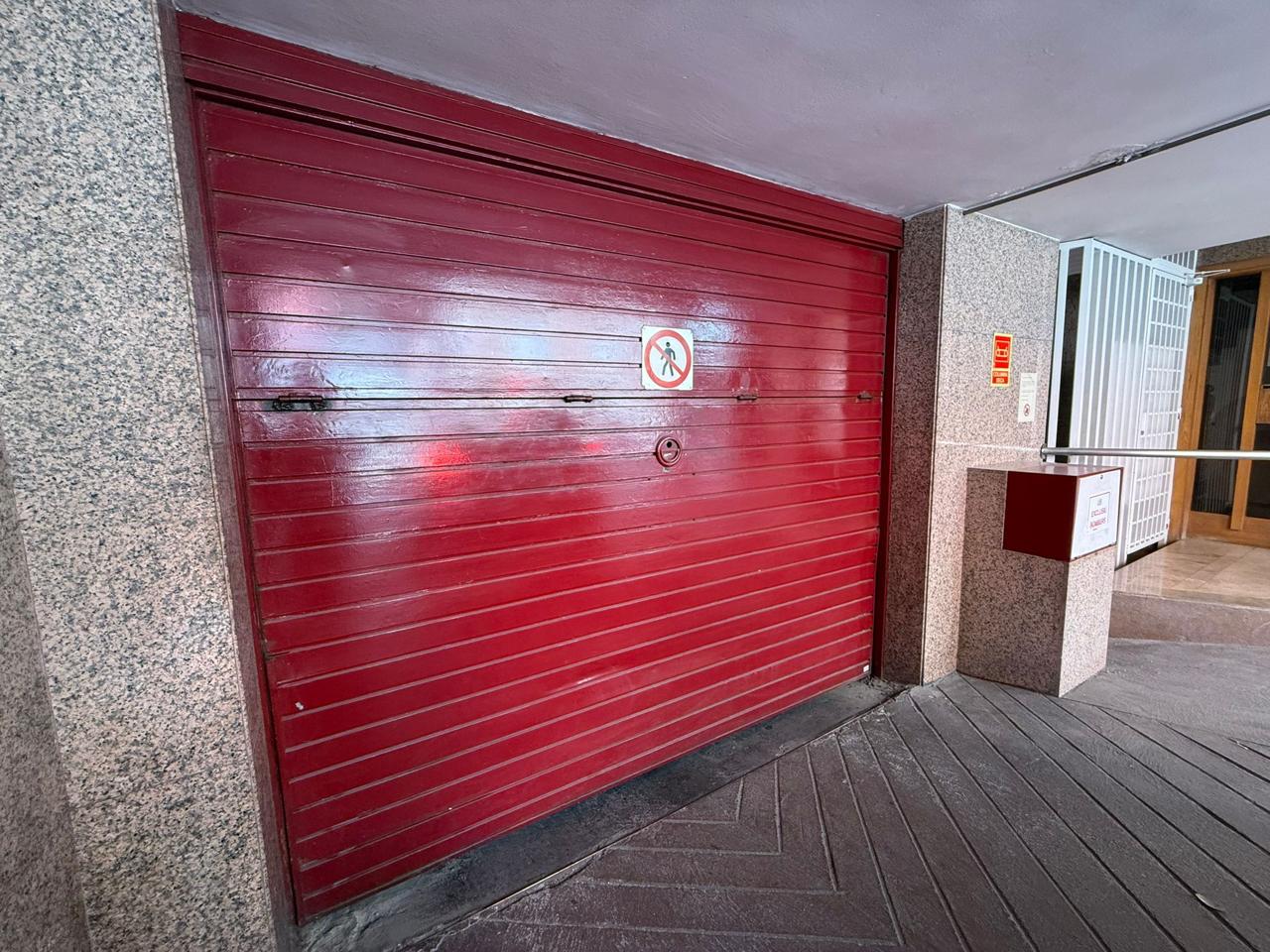 parking en barcelona · carrer-de-sant-lluis-08024 20000€