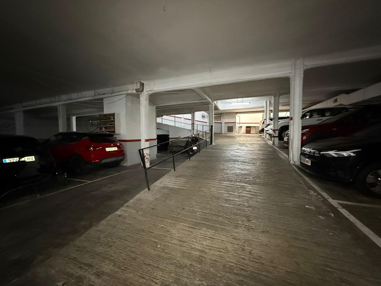 parking en barcelona · carrer-de-reig-i-bonet-08024 9000€