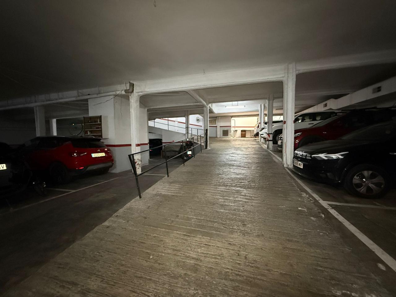 parking en barcelona · carrer-de-reig-i-bonet-08024 9000€