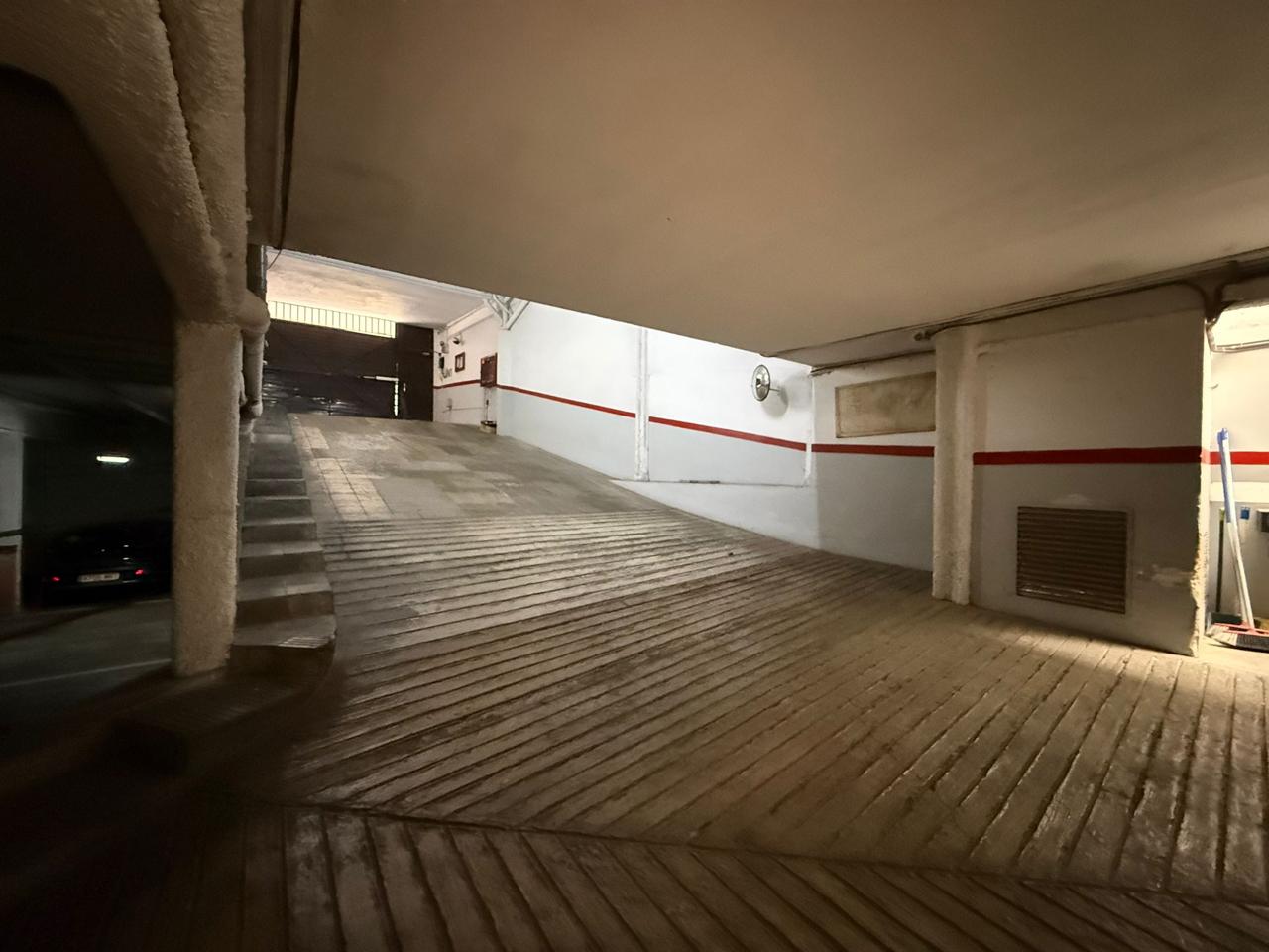 parking en barcelona · carrer-de-reig-i-bonet-08024 9000€