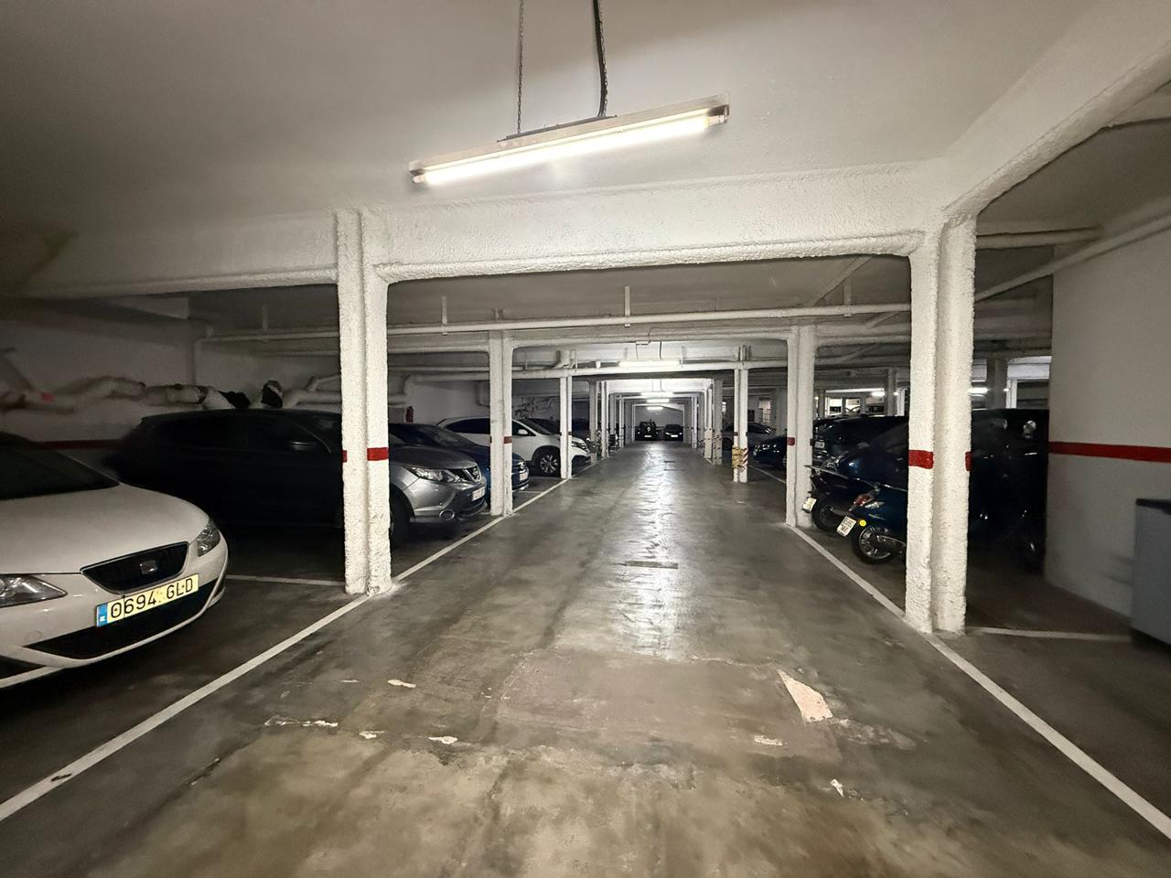 parking en barcelona · carrer-de-reig-i-bonet-08024 9000€