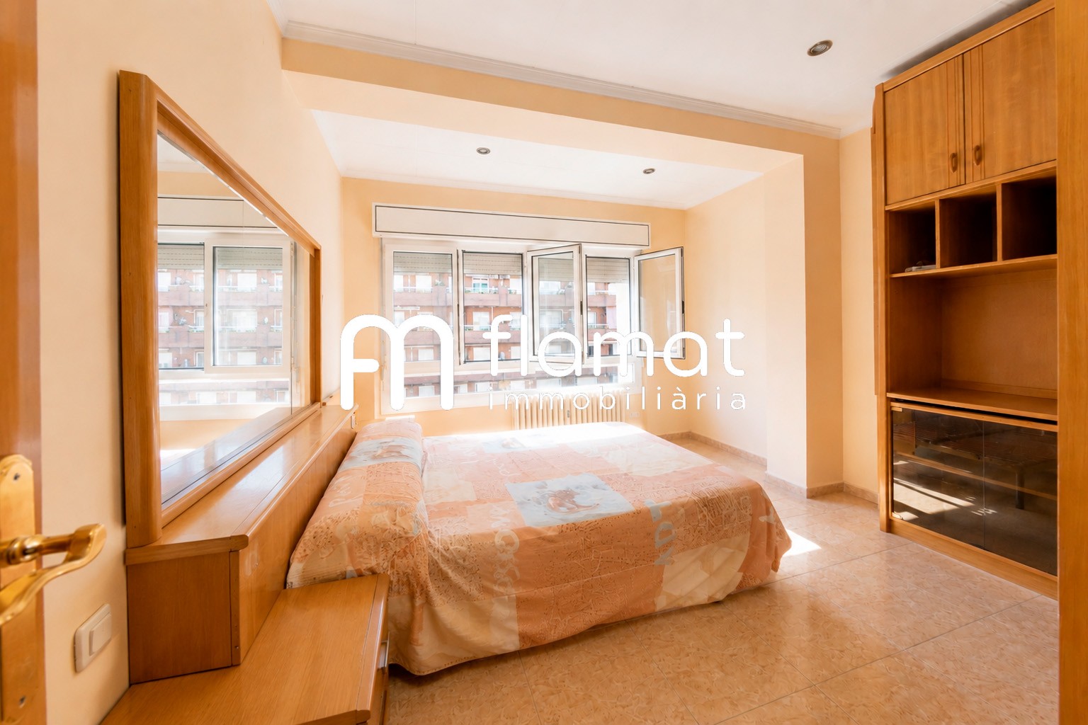 pisos en barcelona · carrer-de-pi-i-margall-08024 480000€