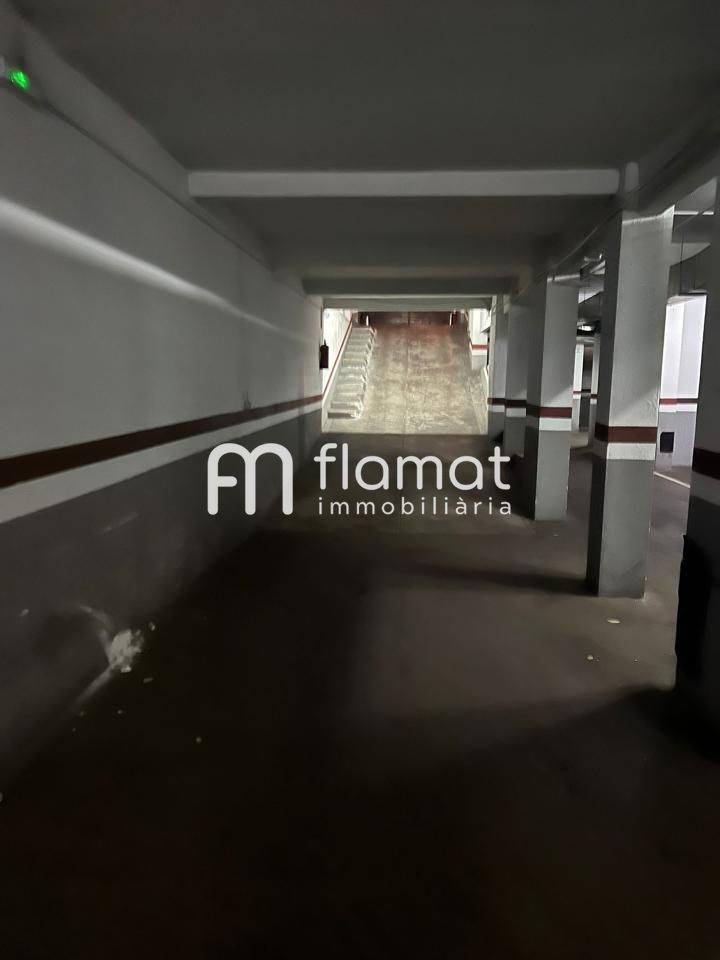 parking en barcelona · carrer-de-napols-08025 8000€
