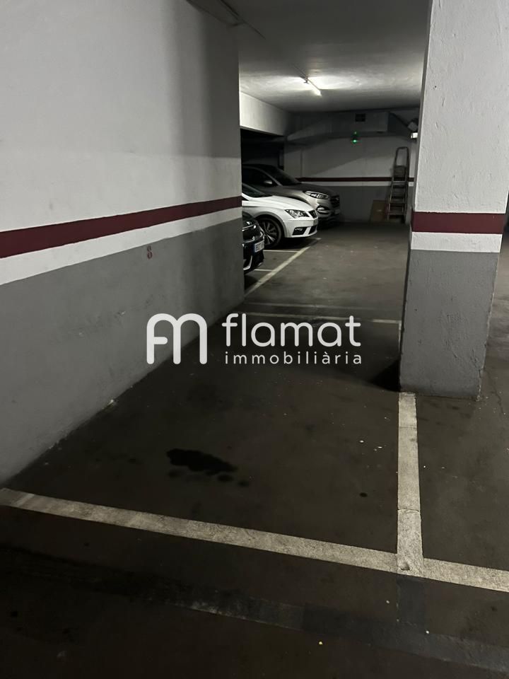 parking en barcelona · carrer-de-napols-08025 8000€