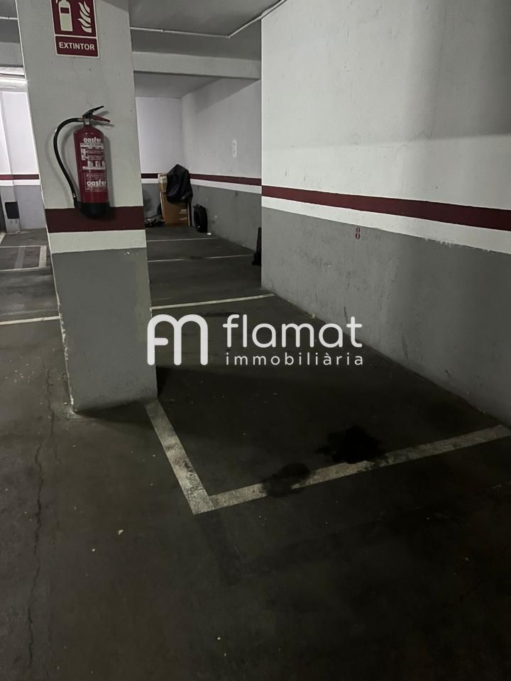 parking en barcelona · carrer-de-napols-08025 8000€