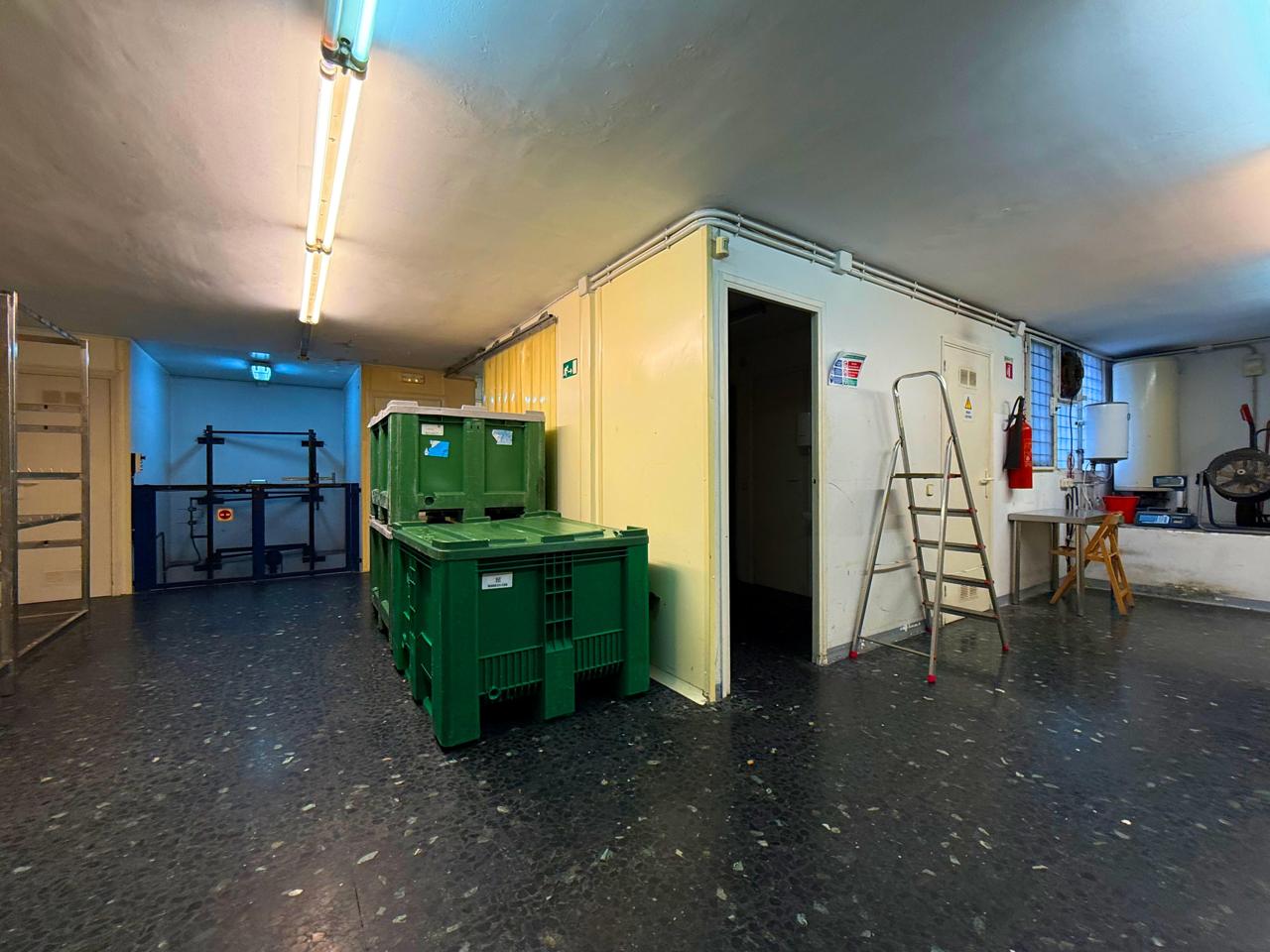 locales-comerciales en barcelona · carrer-de-joaquim-ruyra-08025 649000€
