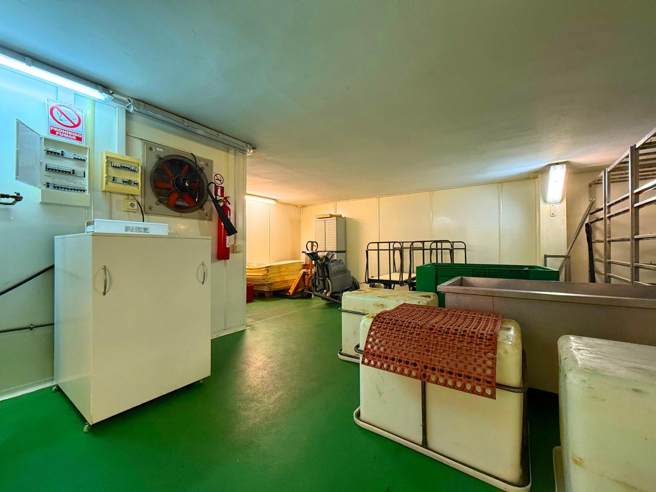 locales-comerciales en barcelona · carrer-de-joaquim-ruyra-08025 649000€