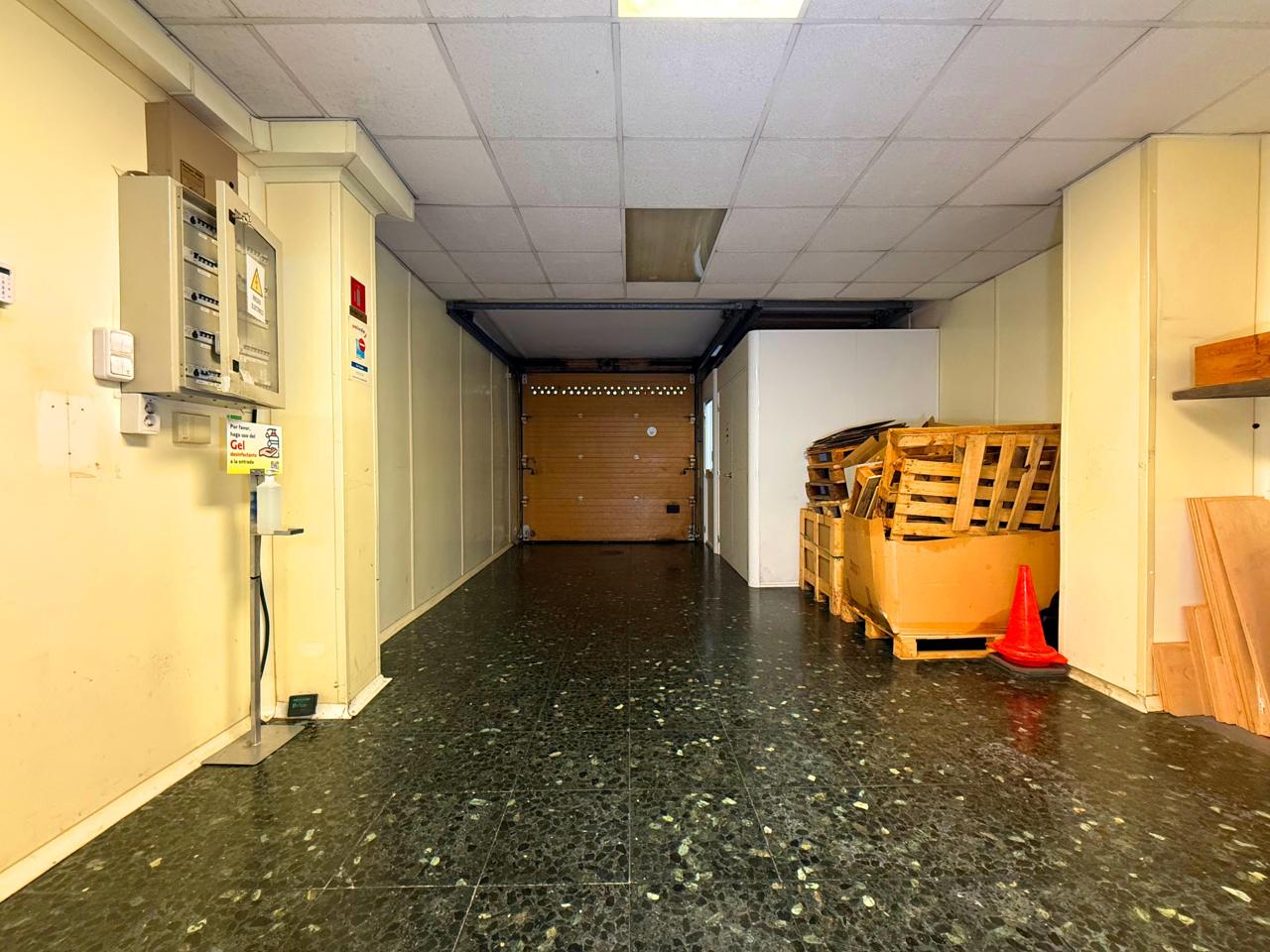locales-comerciales en barcelona · carrer-de-joaquim-ruyra-08025 649000€