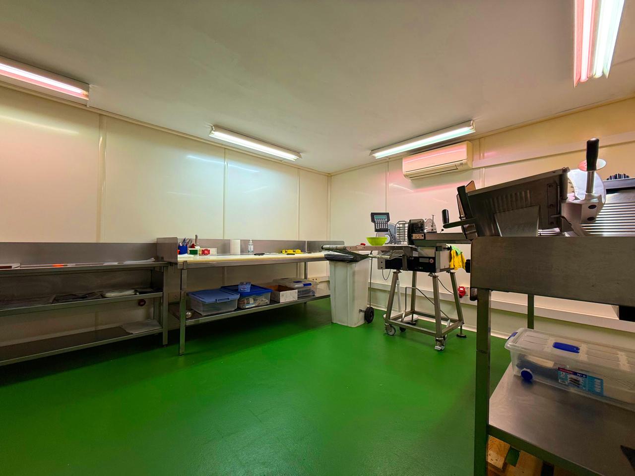 locales-comerciales en barcelona · carrer-de-joaquim-ruyra-08025 649000€