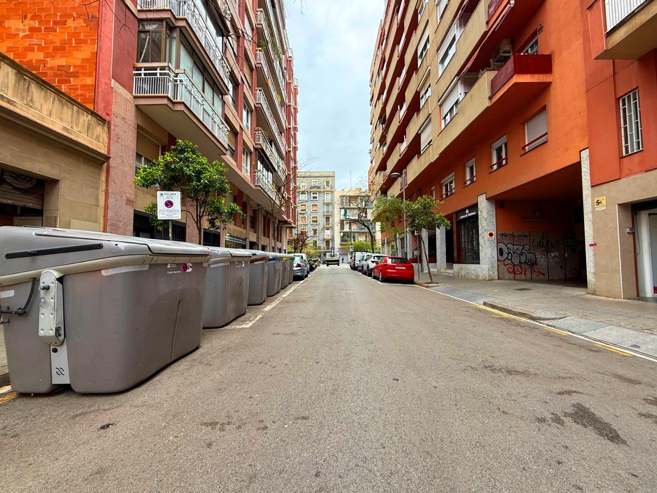 locales-comerciales en barcelona · carrer-de-joaquim-ruyra-08025 649000€