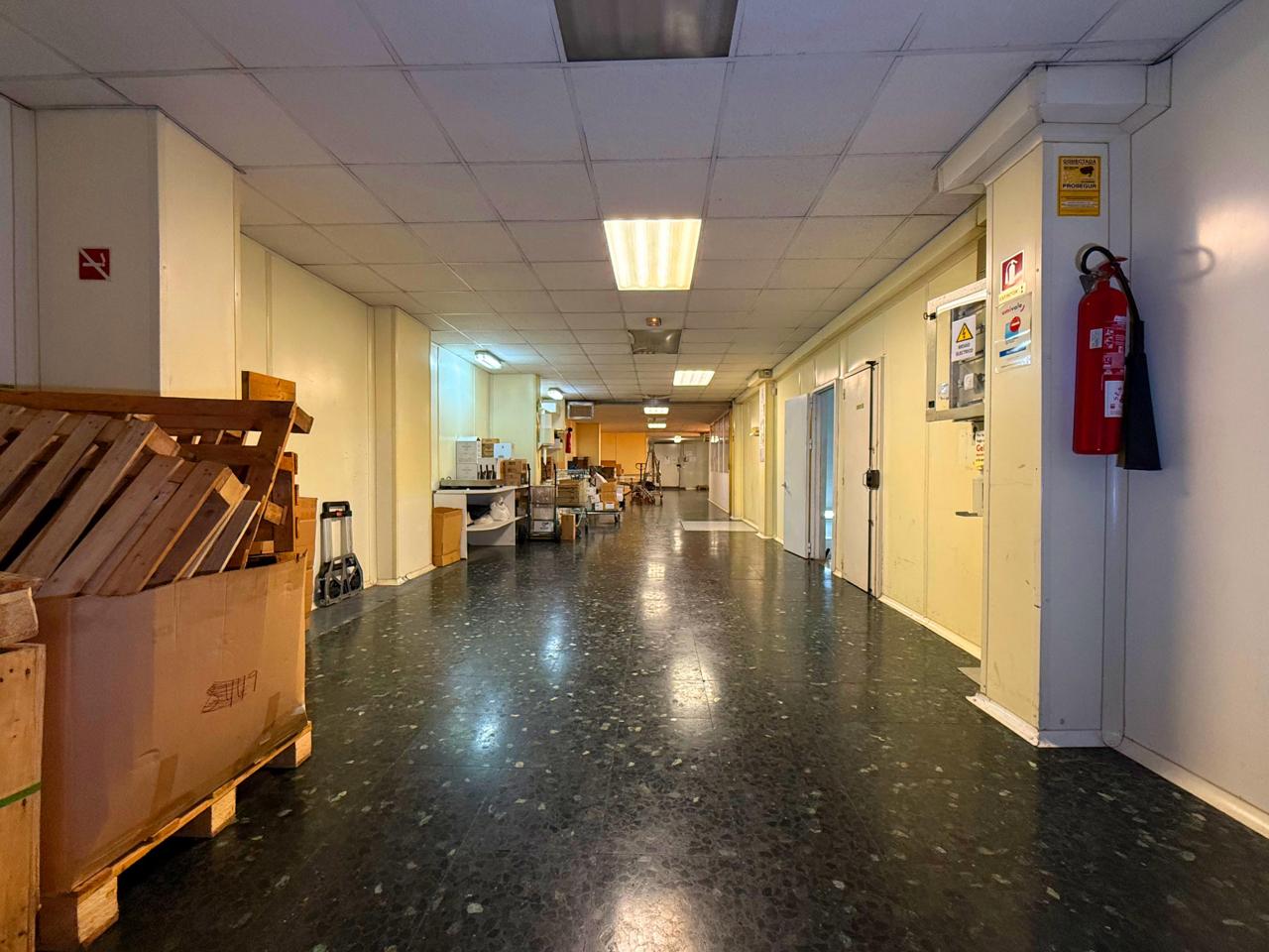locales-comerciales en barcelona · carrer-de-joaquim-ruyra-08025 649000€