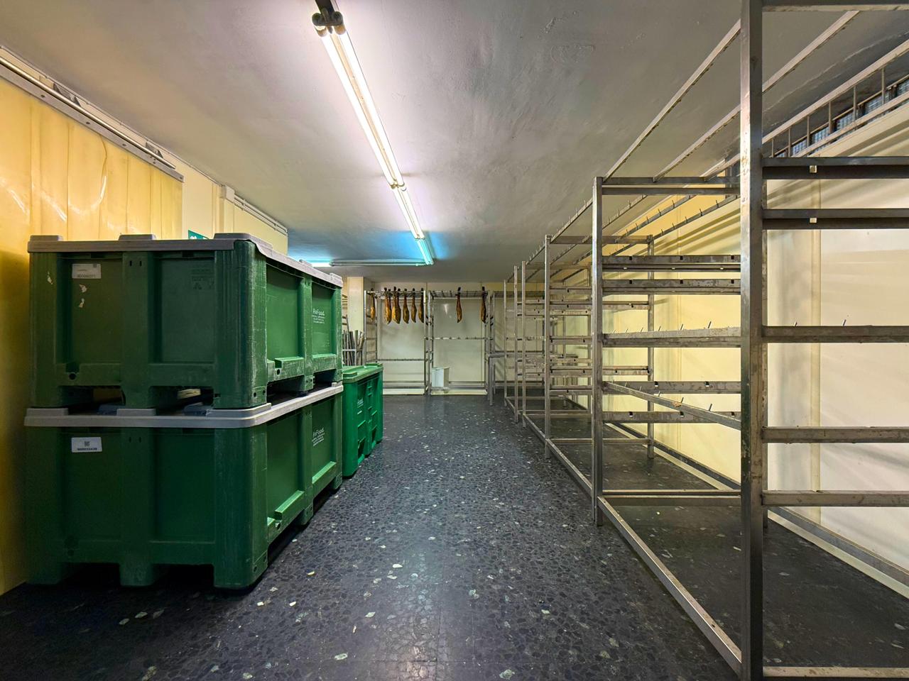 locales-comerciales en barcelona · carrer-de-joaquim-ruyra-08025 649000€