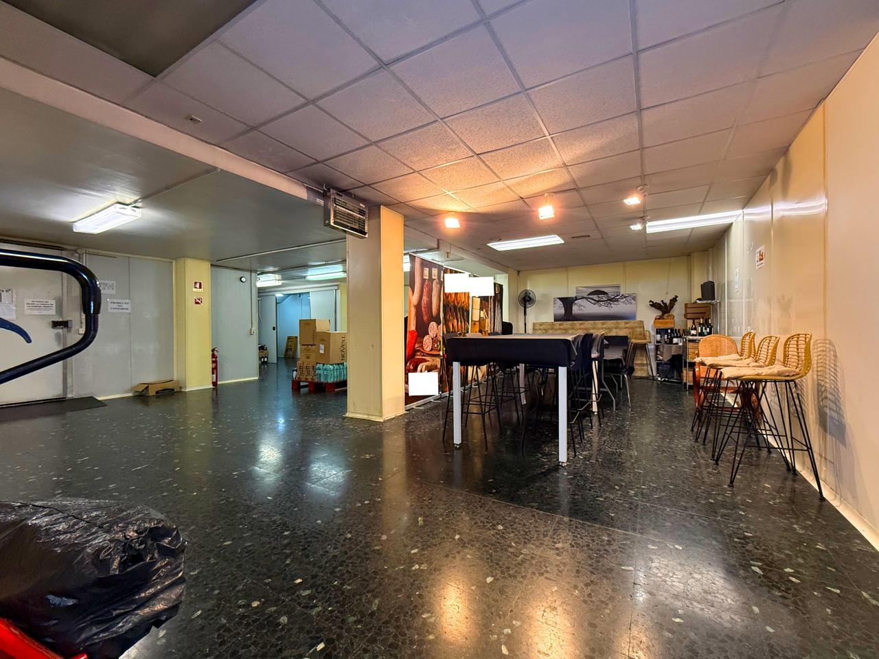 locales-comerciales en barcelona · carrer-de-joaquim-ruyra-08025 649000€