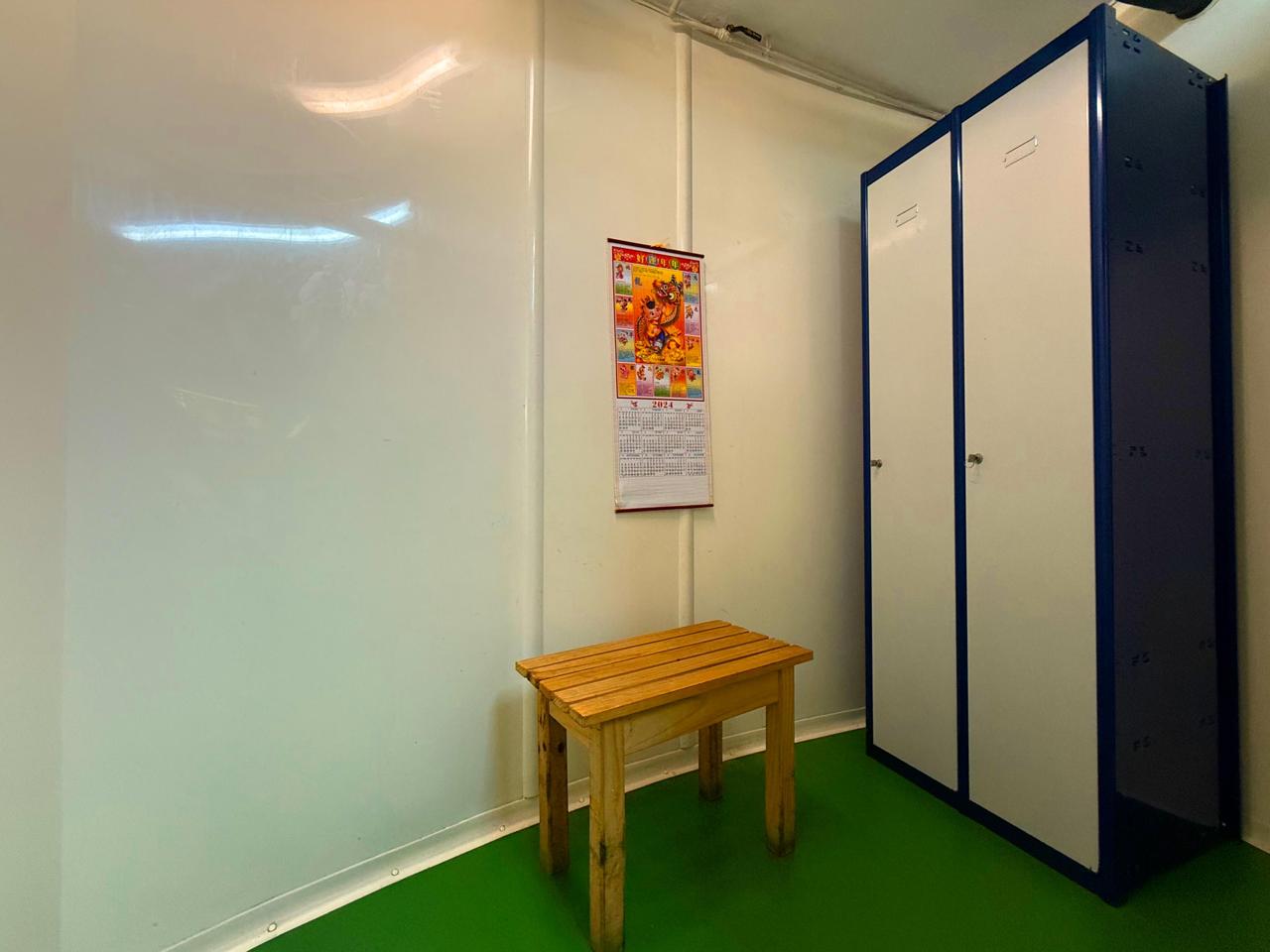 locales-comerciales en barcelona · carrer-de-joaquim-ruyra-08025 649000€