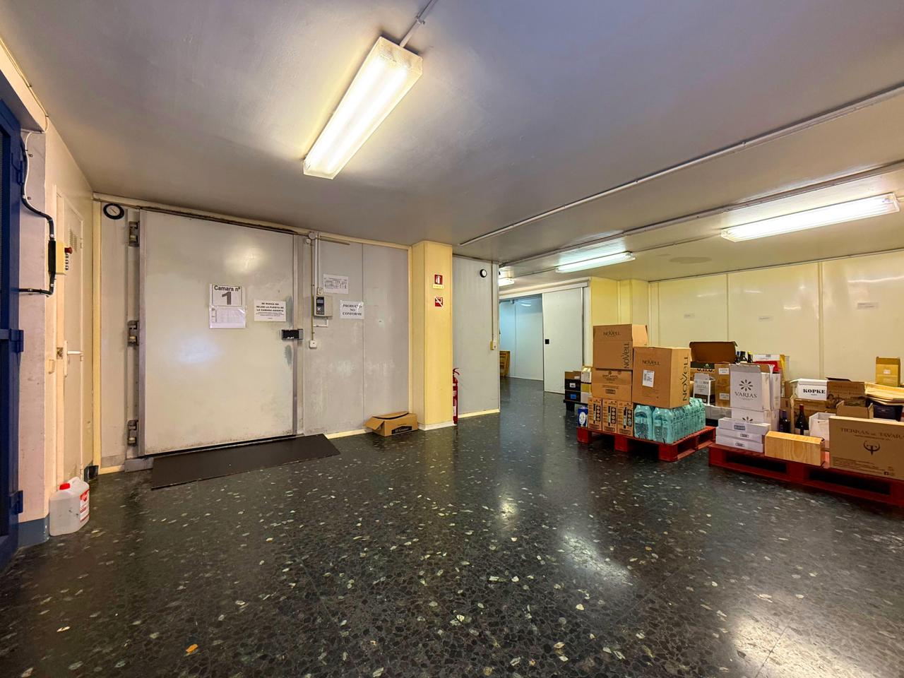 locales-comerciales en barcelona · carrer-de-joaquim-ruyra-08025 649000€