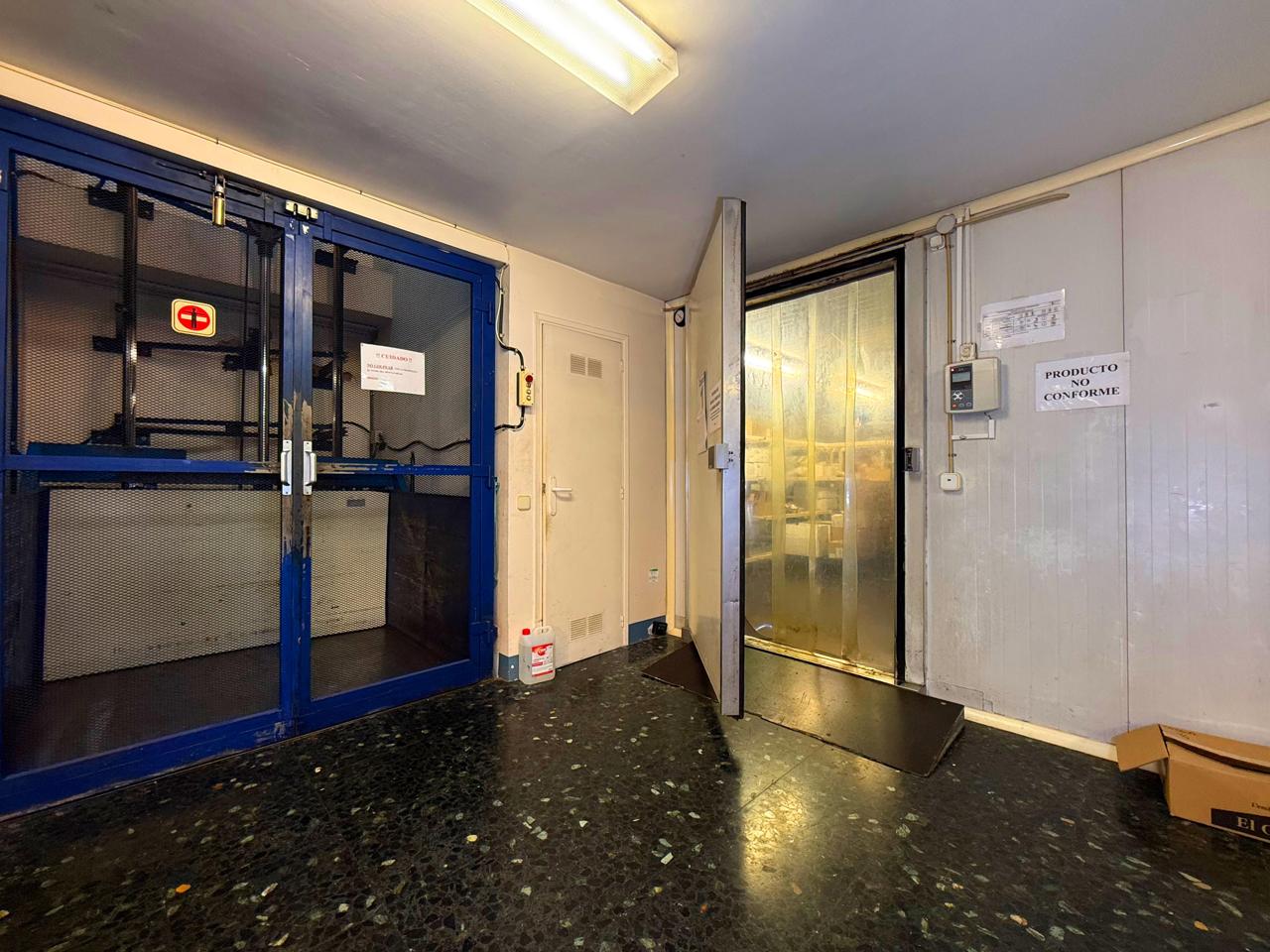 locales-comerciales en barcelona · carrer-de-joaquim-ruyra-08025 649000€