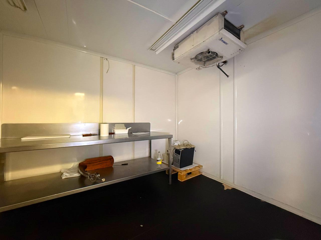locales-comerciales en barcelona · carrer-de-joaquim-ruyra-08025 649000€