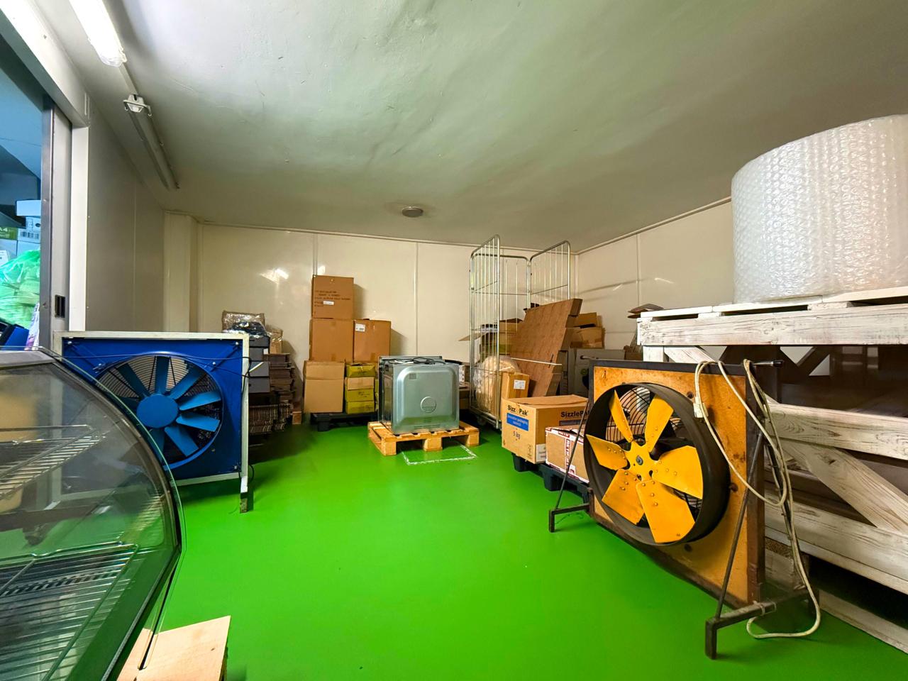 locales-comerciales en barcelona · carrer-de-joaquim-ruyra-08025 649000€