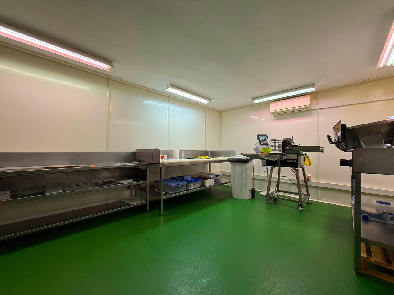 locales-comerciales en barcelona · carrer-de-joaquim-ruyra-08025 649000€