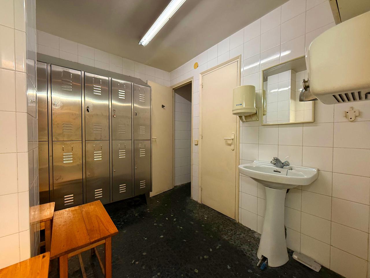 locales-comerciales en barcelona · carrer-de-joaquim-ruyra-08025 649000€