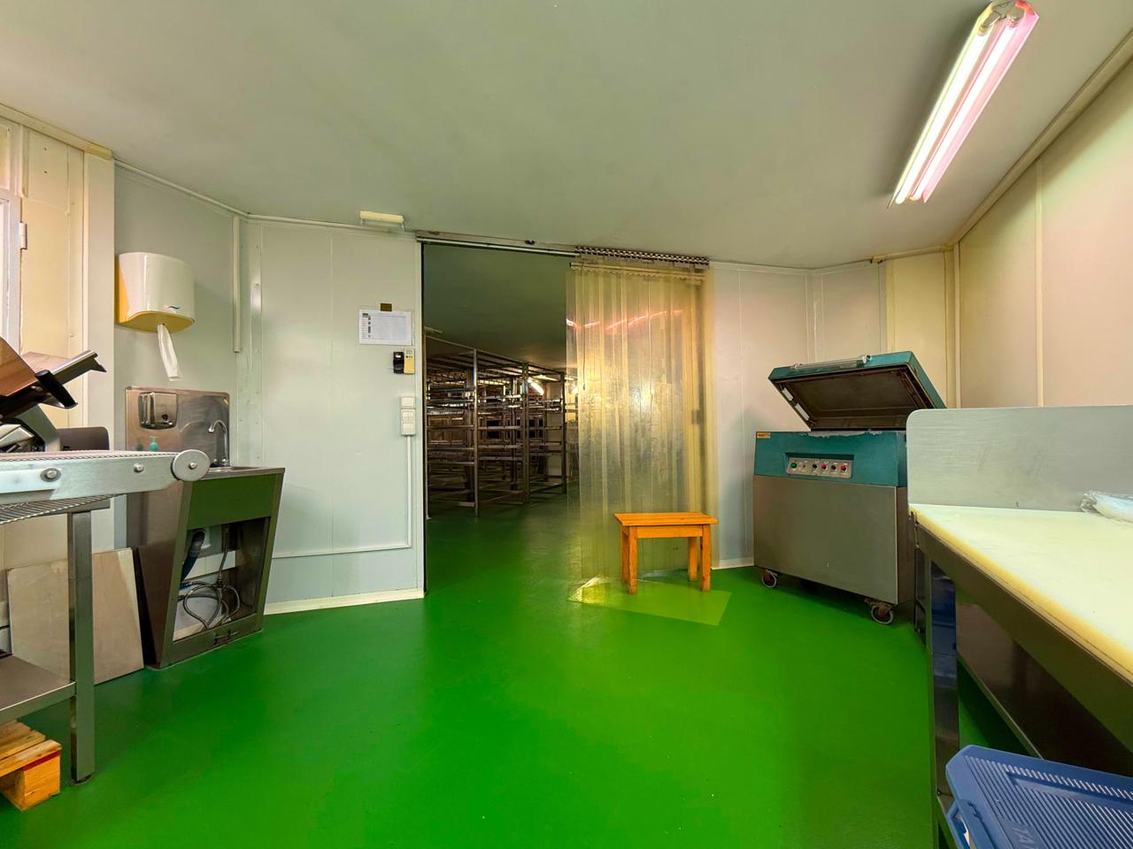 locales-comerciales en barcelona · carrer-de-joaquim-ruyra-08025 649000€