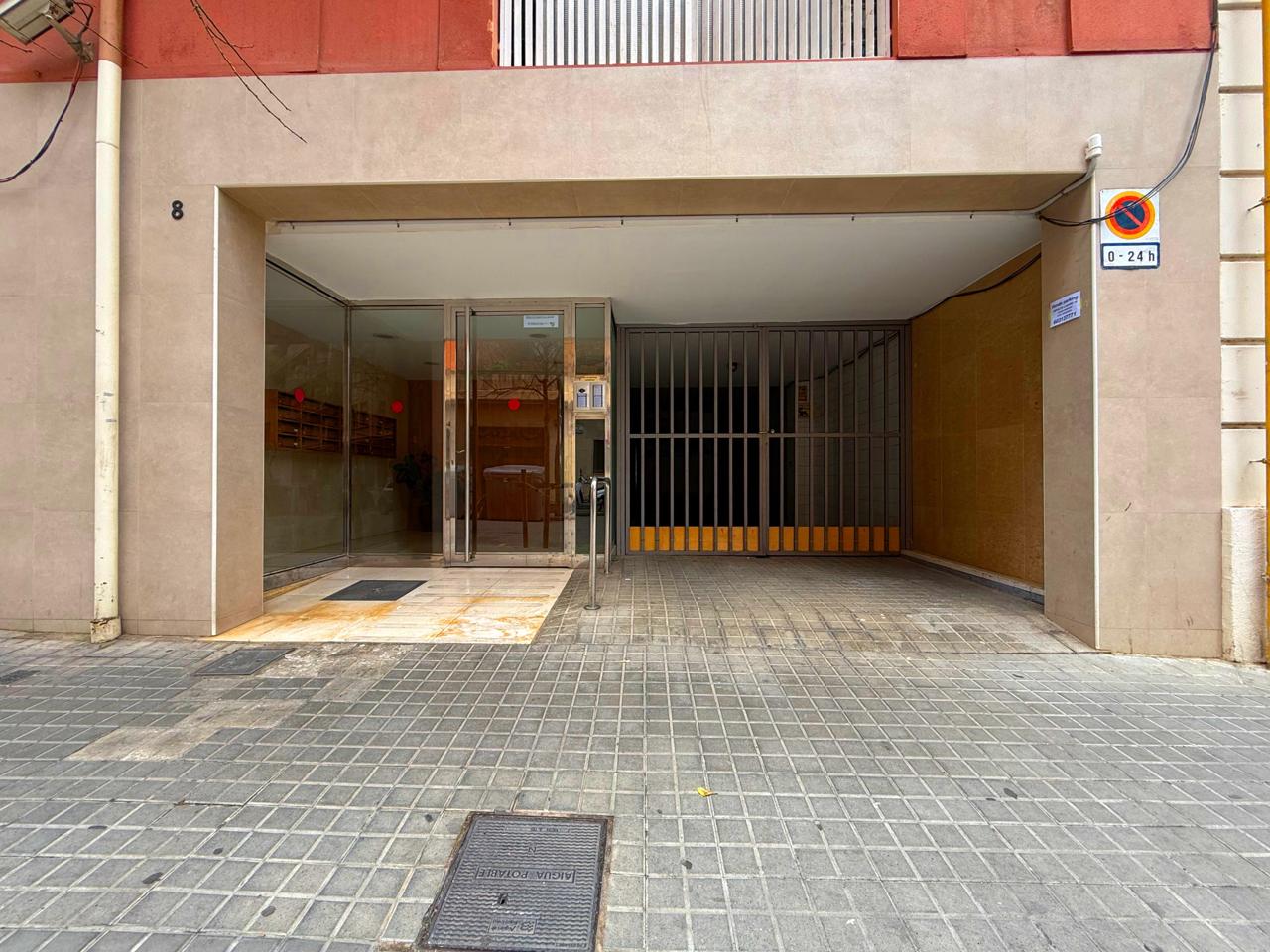 locales-comerciales en barcelona · carrer-de-joaquim-ruyra-08025 649000€