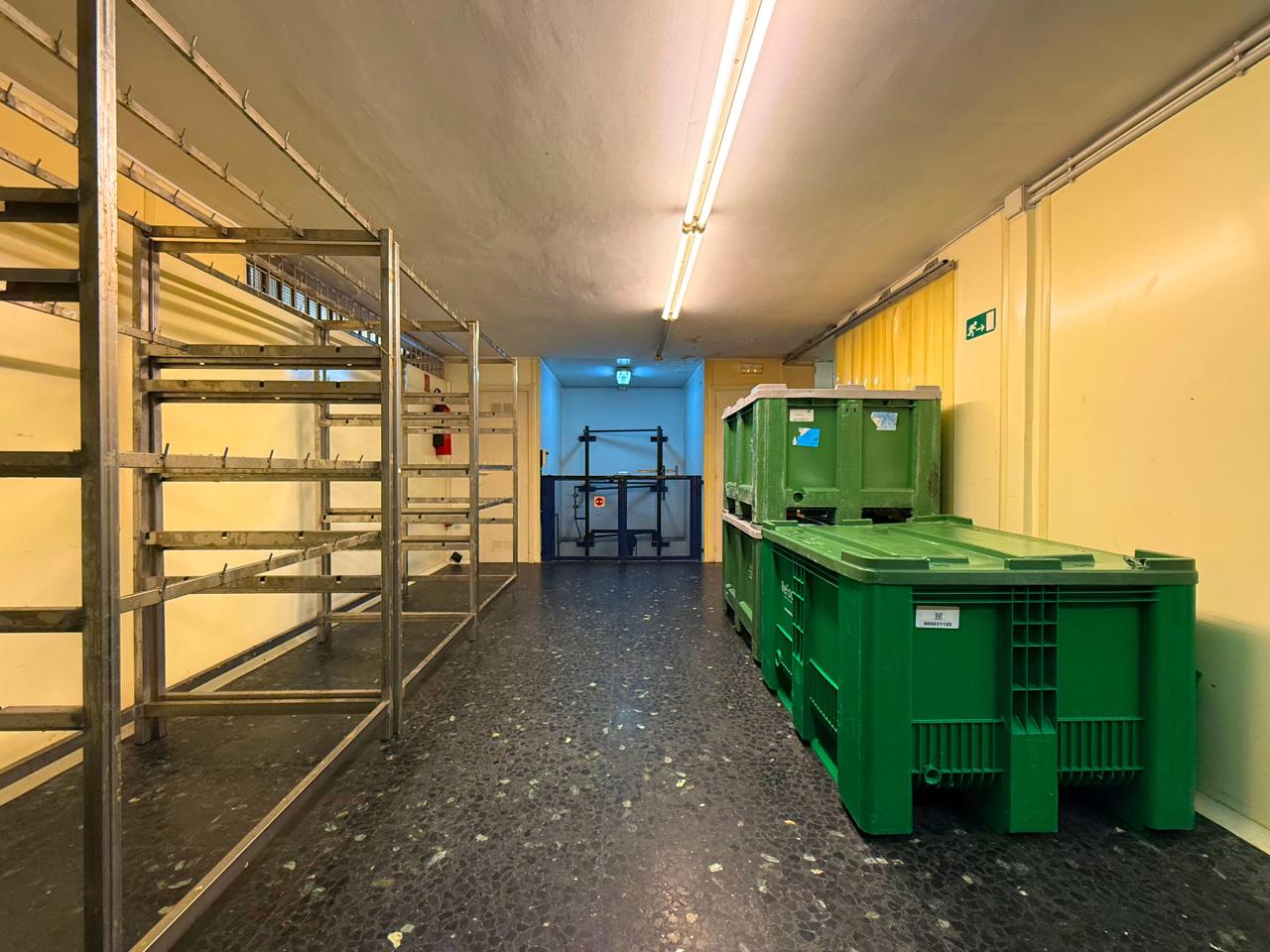 locales-comerciales en barcelona · carrer-de-joaquim-ruyra-08025 649000€