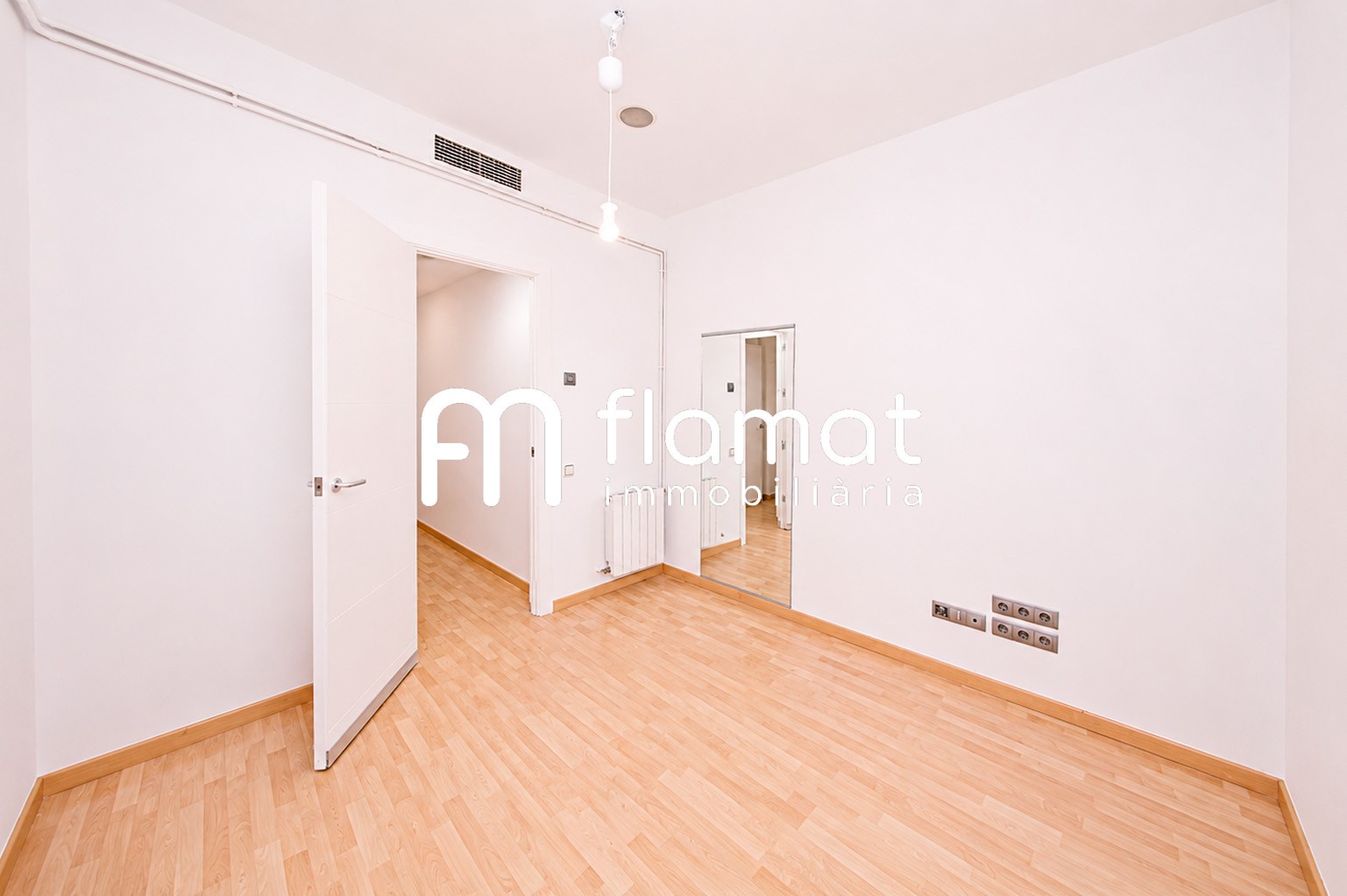 pisos en barcelona · zona-1 449000€