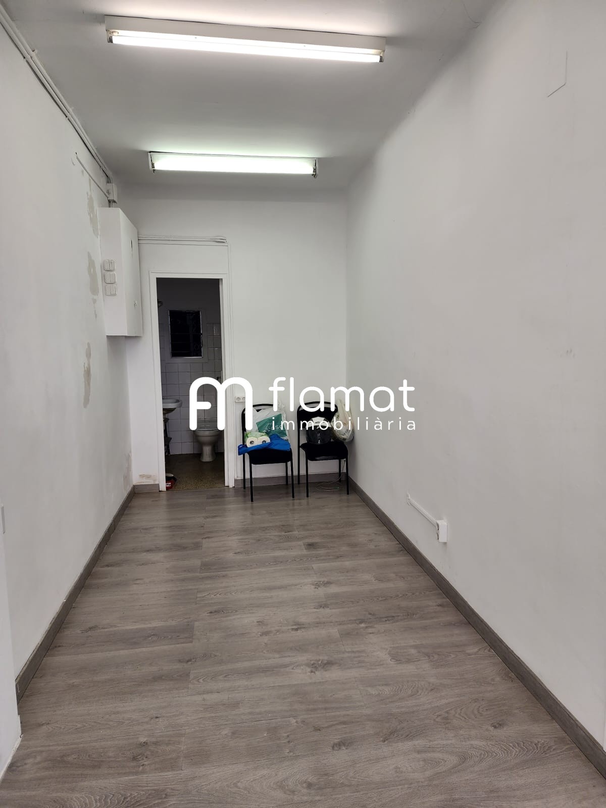 locales-comerciales en barcelona · carrer-del-dega-bahi-08026 590€