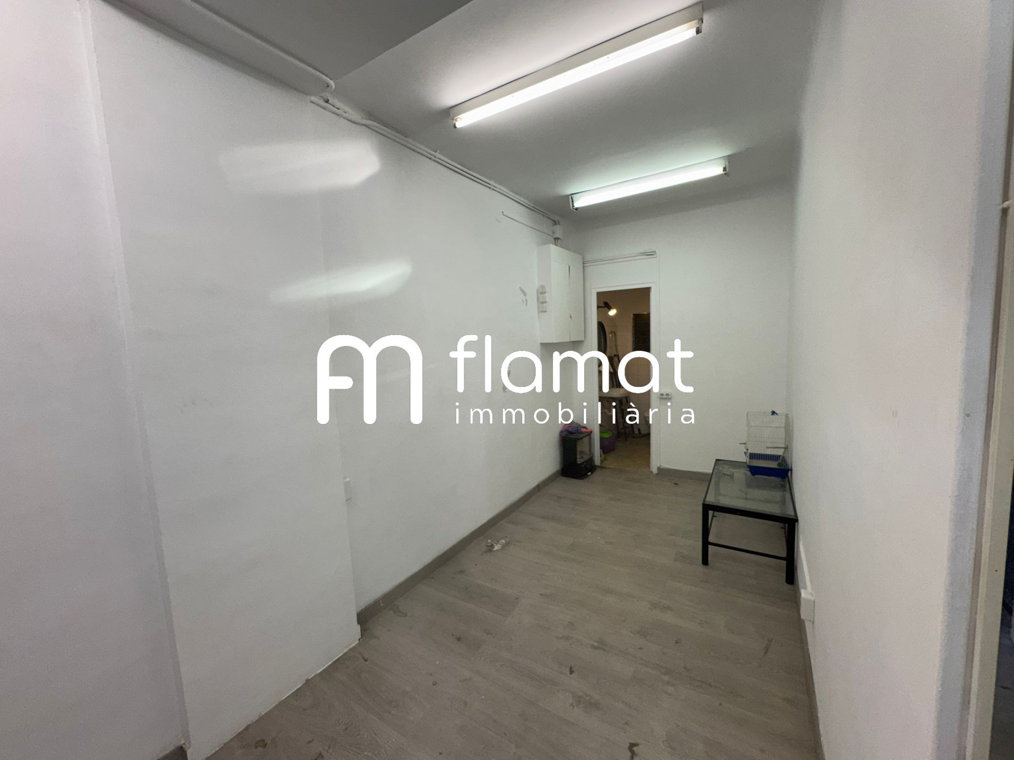 locales-comerciales en barcelona · carrer-del-dega-bahi-08026 590€