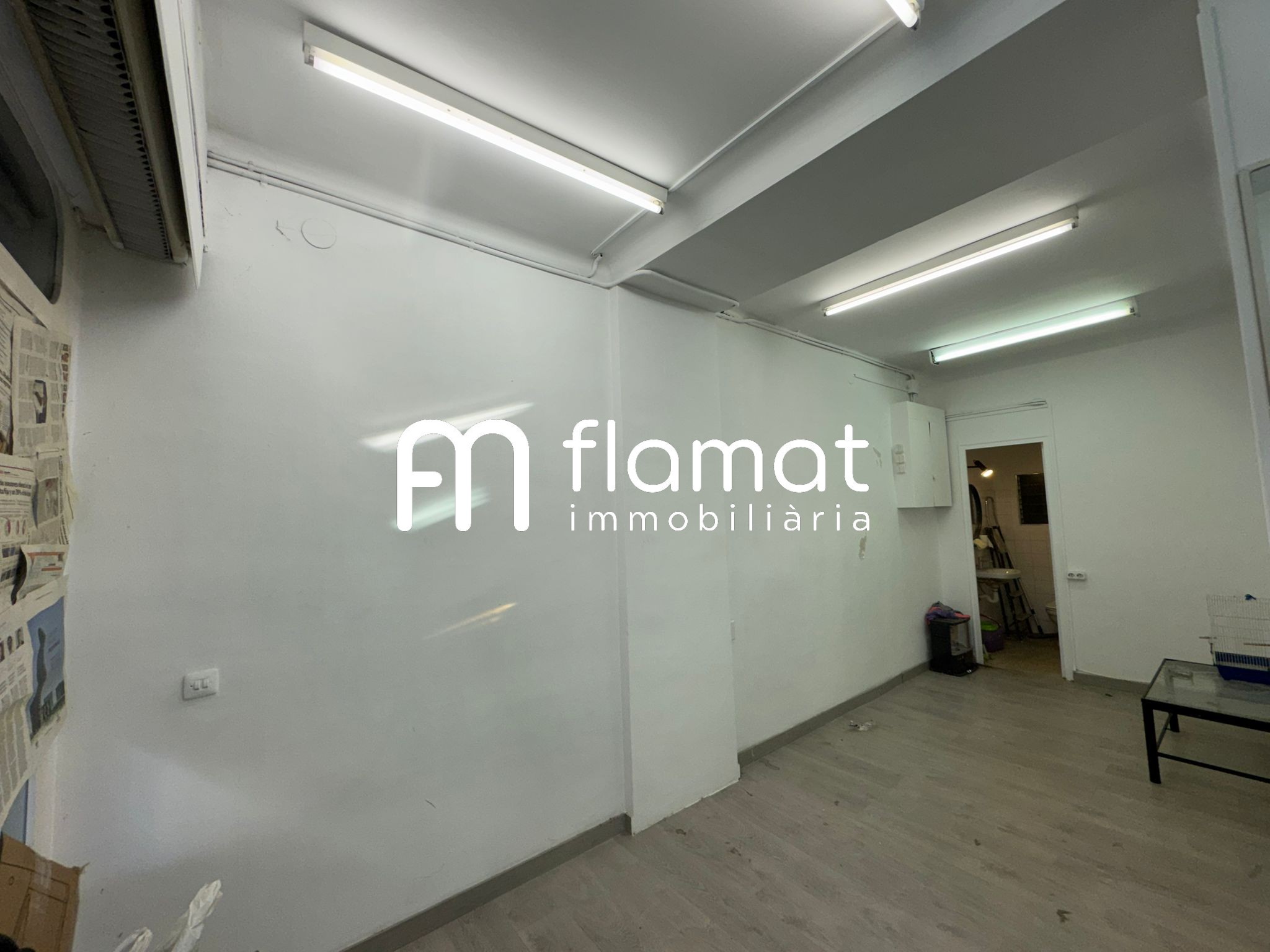 locales-comerciales en barcelona · carrer-del-dega-bahi-08026 590€