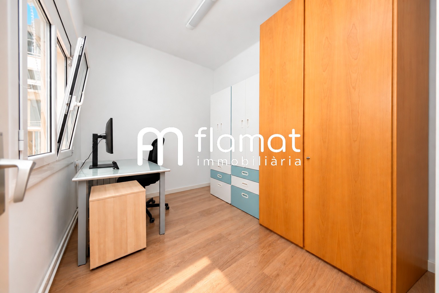 pisos en barcelona · carrer-de-valencia-08013 379000€