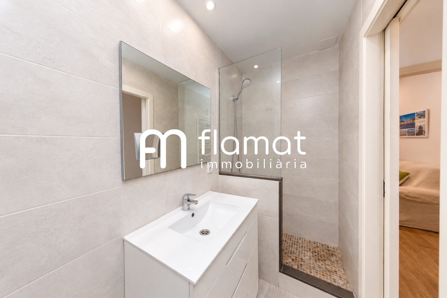 pisos en barcelona · carrer-de-valencia-08013 379000€