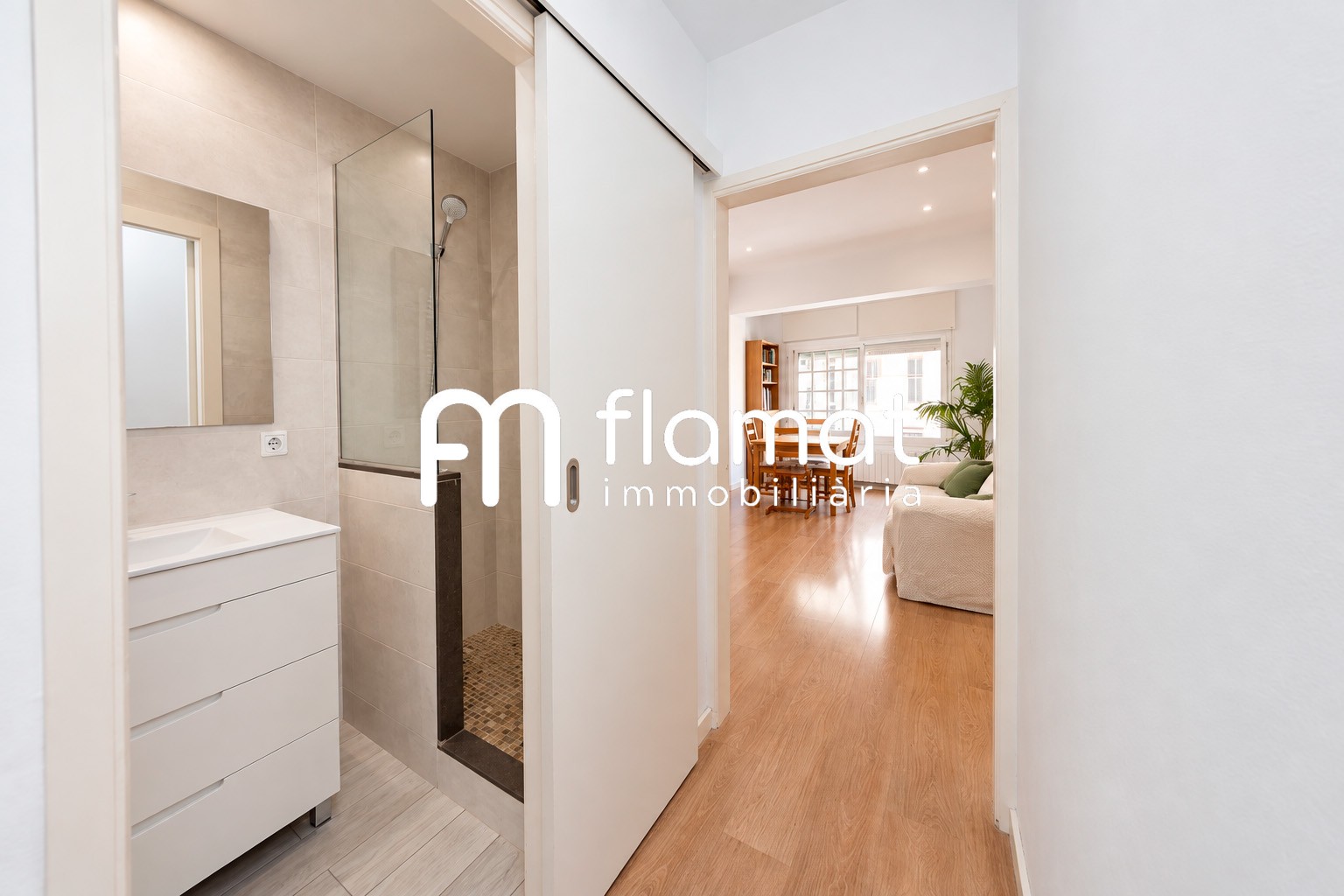 pisos en barcelona · carrer-de-valencia-08013 379000€