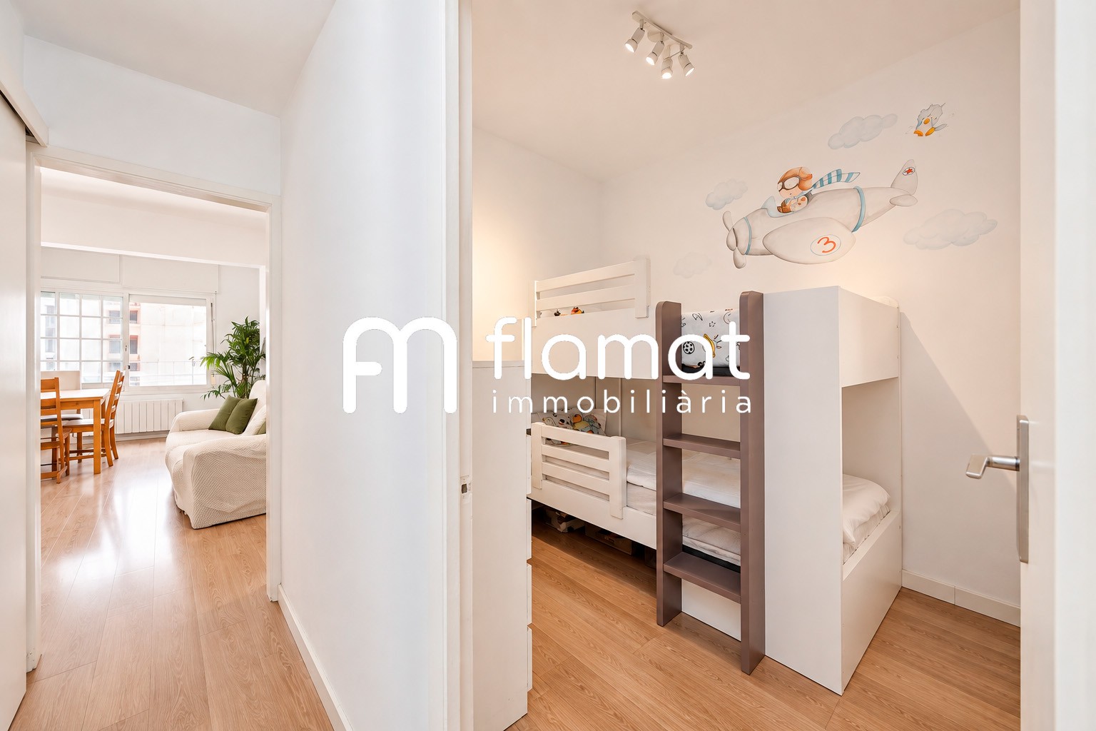 pisos en barcelona · carrer-de-valencia-08013 379000€