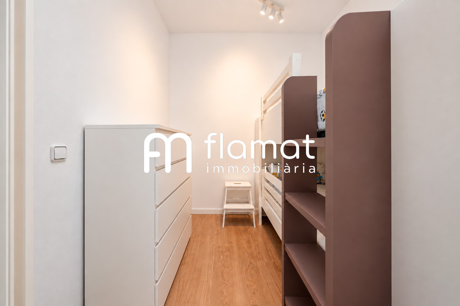 pisos en barcelona · carrer-de-valencia-08013 379000€