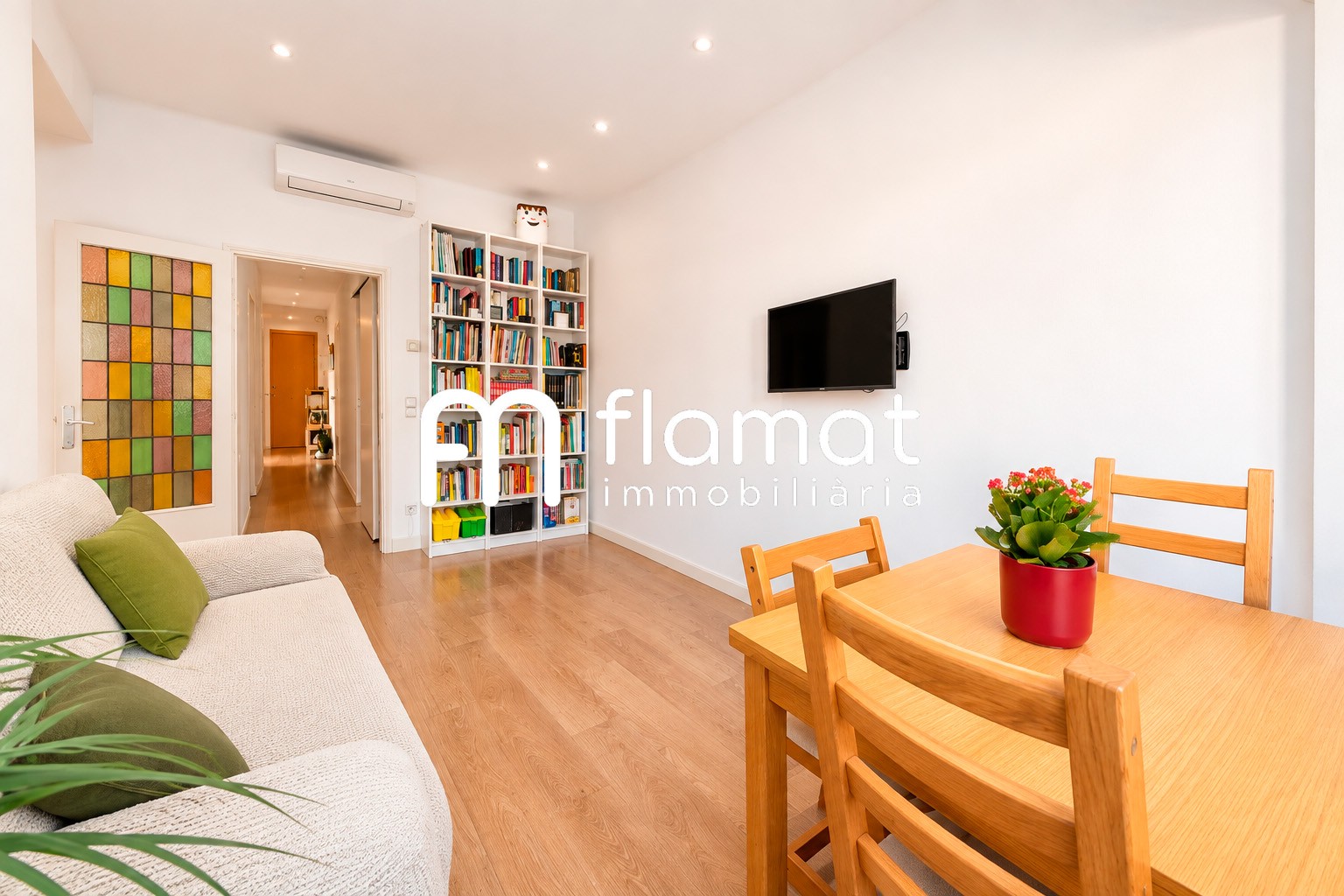 pisos en barcelona · carrer-de-valencia-08013 379000€