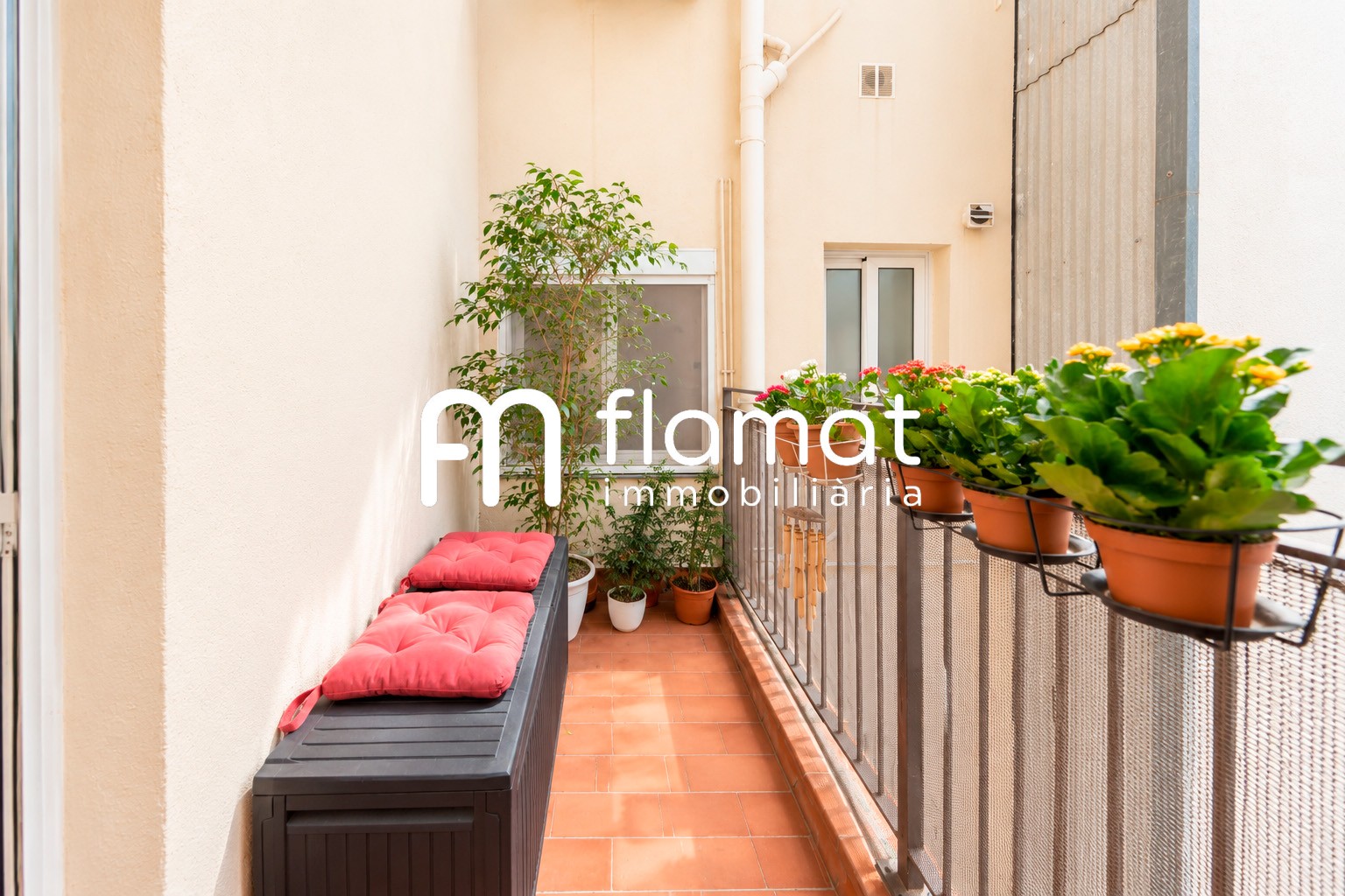 pisos en barcelona · carrer-de-valencia-08013 379000€