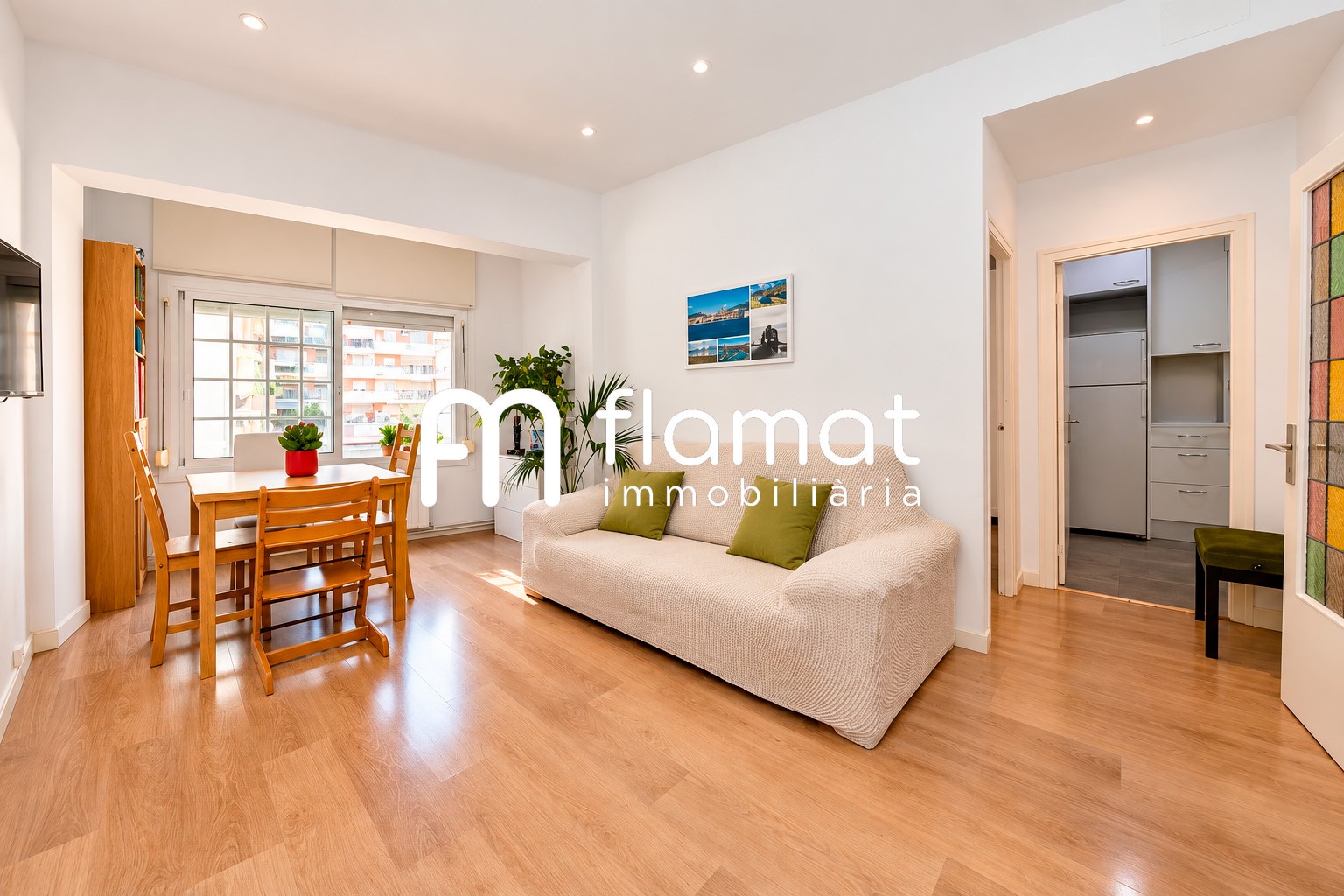 pisos en barcelona · carrer-de-valencia-08013 379000€