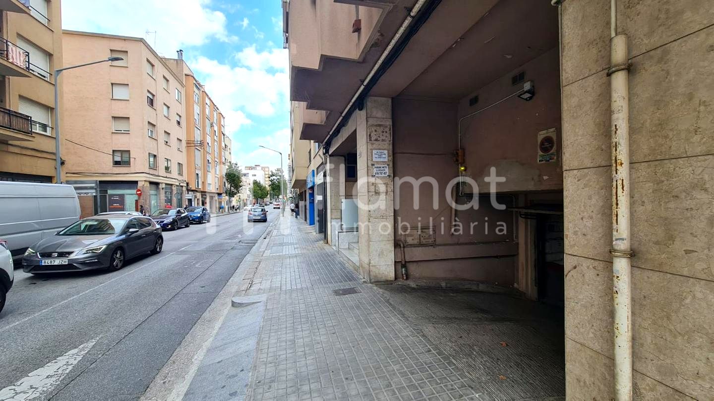 parking en sabadell · carrer-francesc-layret-08208 11500€