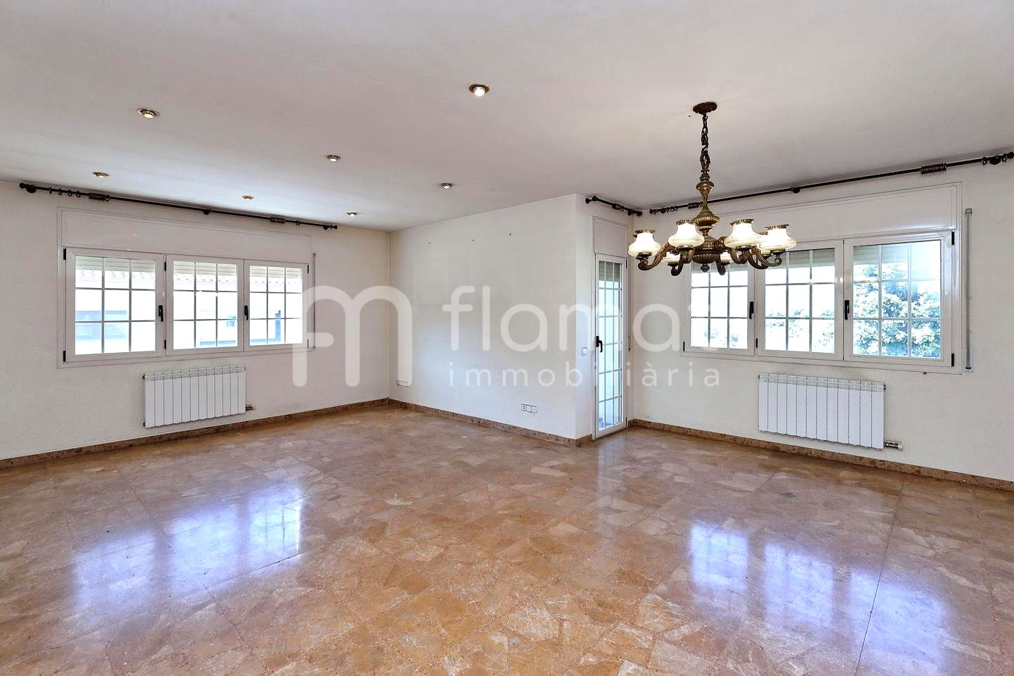 villas en caldes-de-montbui · carrer-palmera-08140 460000€