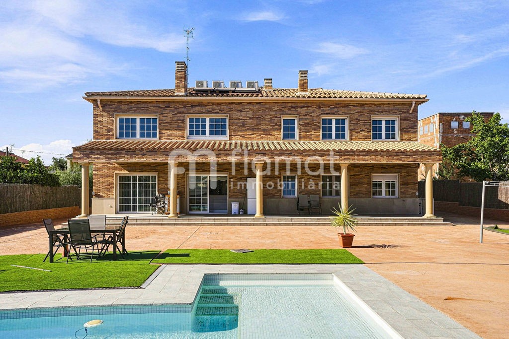 villas en terrassa · carrer-d'anglaterra-08228 839000€