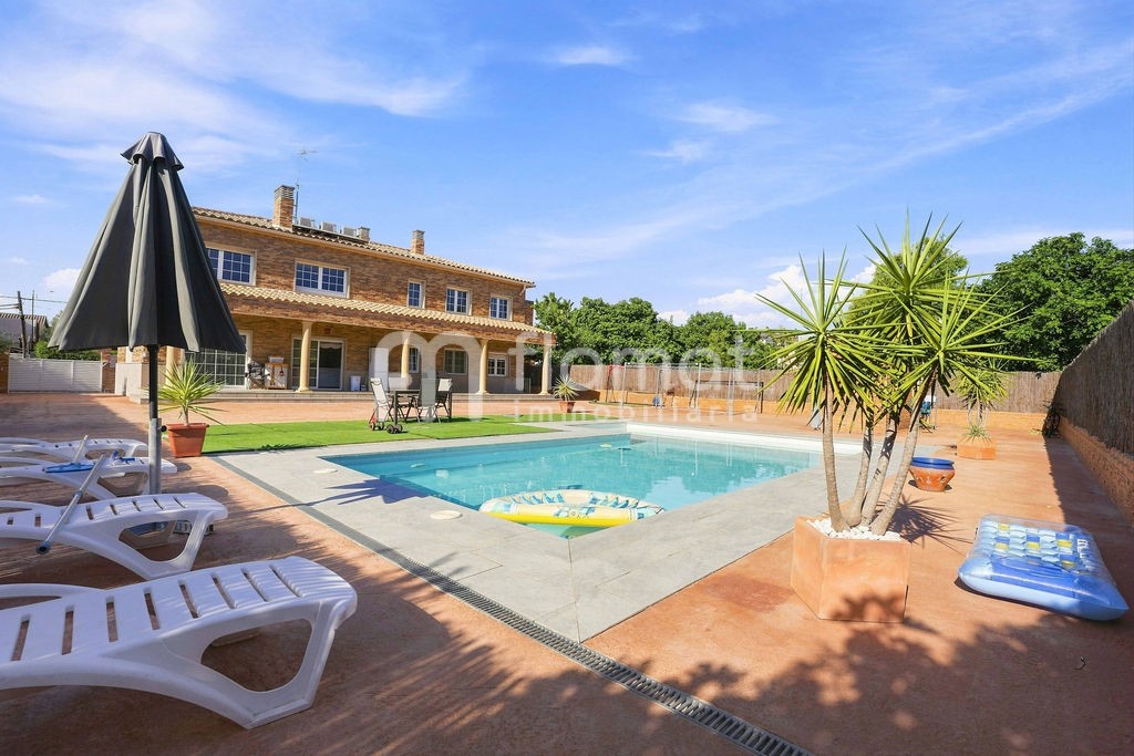 villas en terrassa · carrer-d'anglaterra-08228 839000€