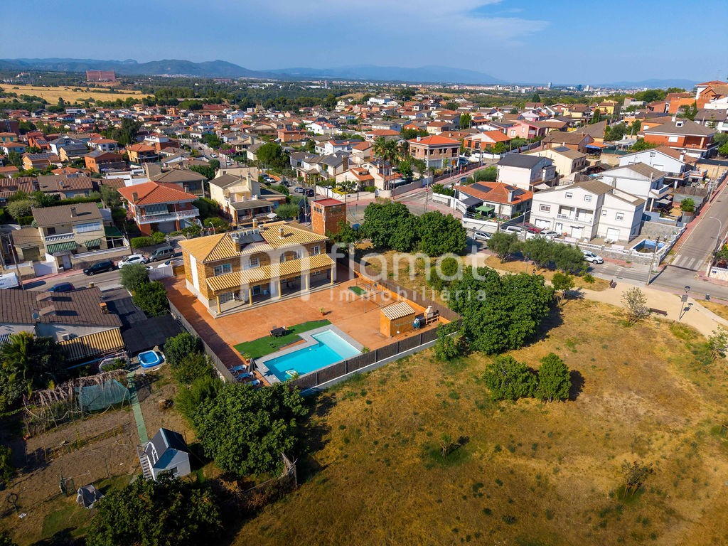 villas en terrassa · carrer-d'anglaterra-08228 839000€
