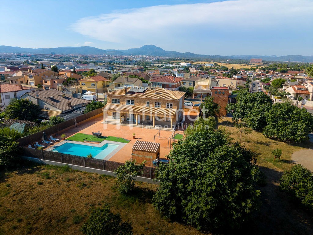 villas en terrassa · carrer-d'anglaterra-08228 839000€